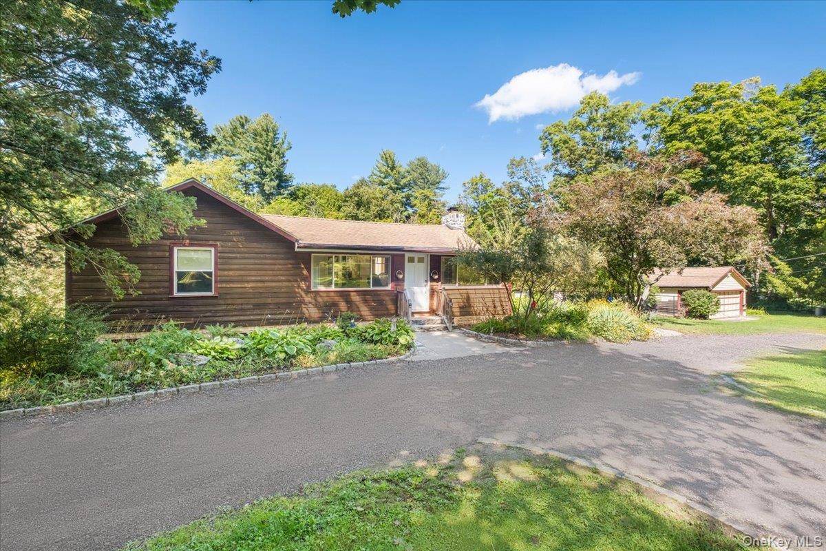 291 Peekskill Hollow RD, Putnam Valley, NY 10579