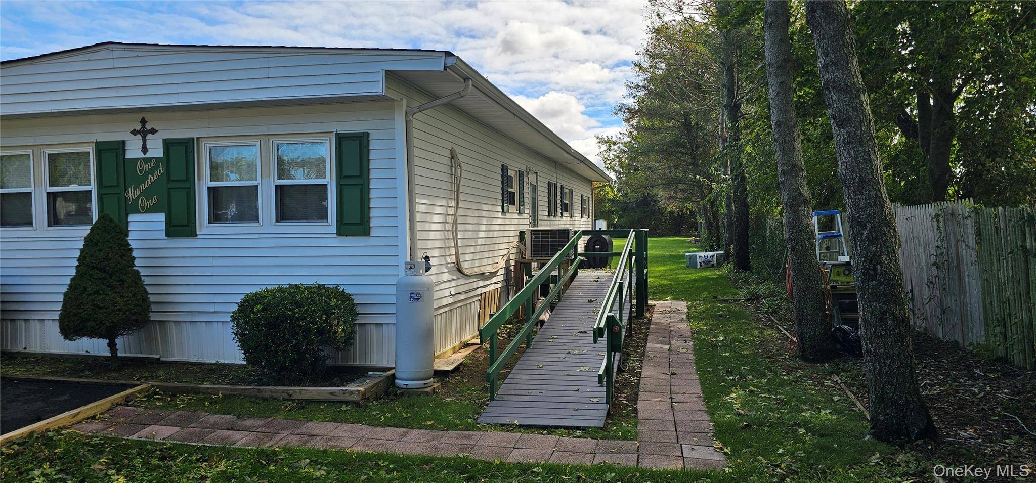 703 Fresh Pond AVE #101, Calverton, NY 11933