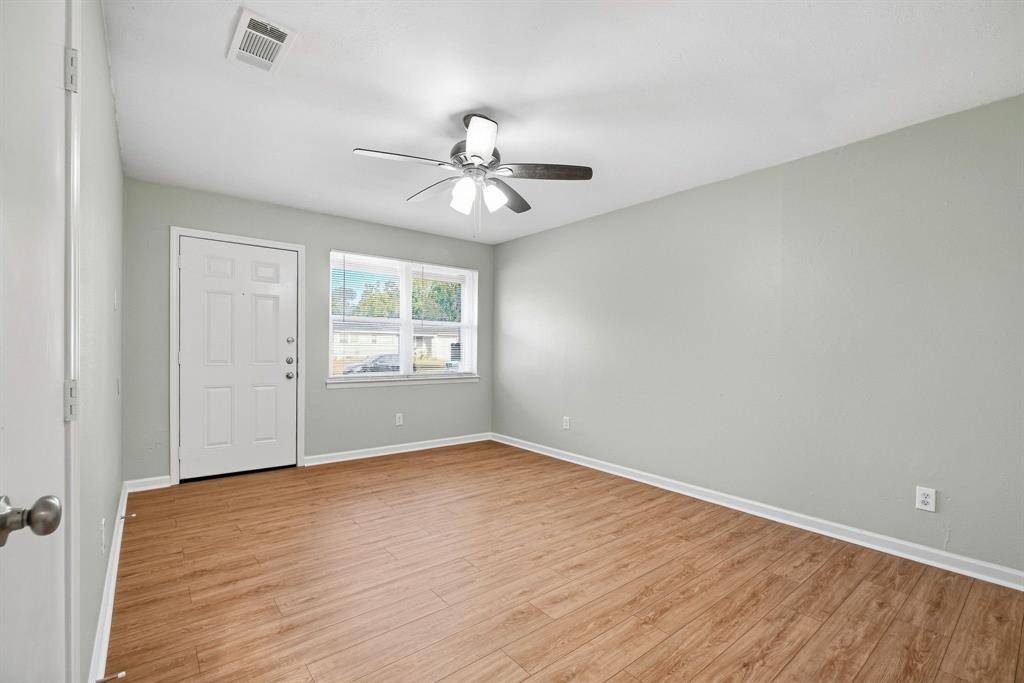 1340 E Park Drive, Mesquite, TX 75149