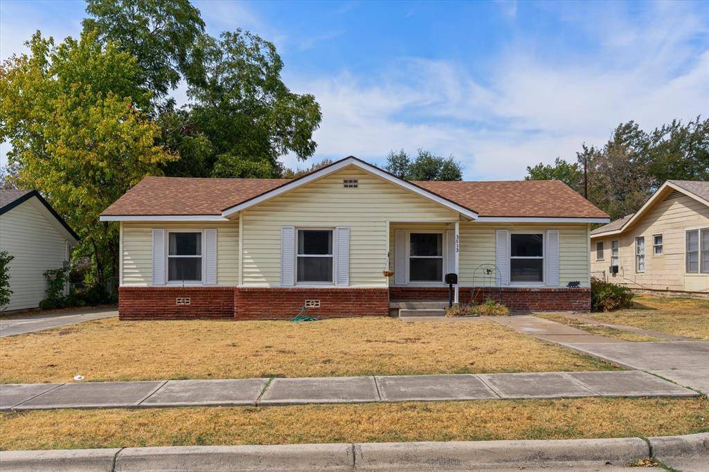 3513 Meadow Oaks Drive, Haltom City, TX 76117