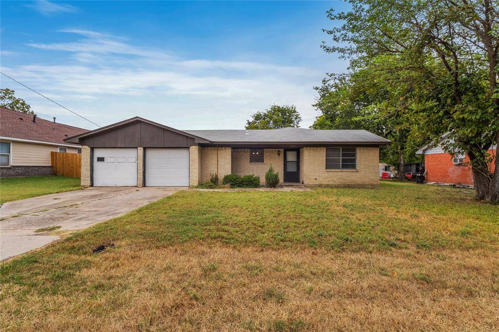 1240 E Jefferson Street, Van Alstyne, TX 75495