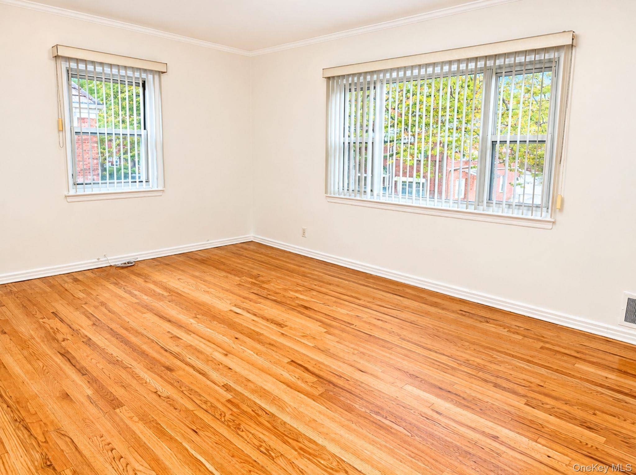 73-27 198th ST #2nd FL, Fresh Meadows, NY 11366