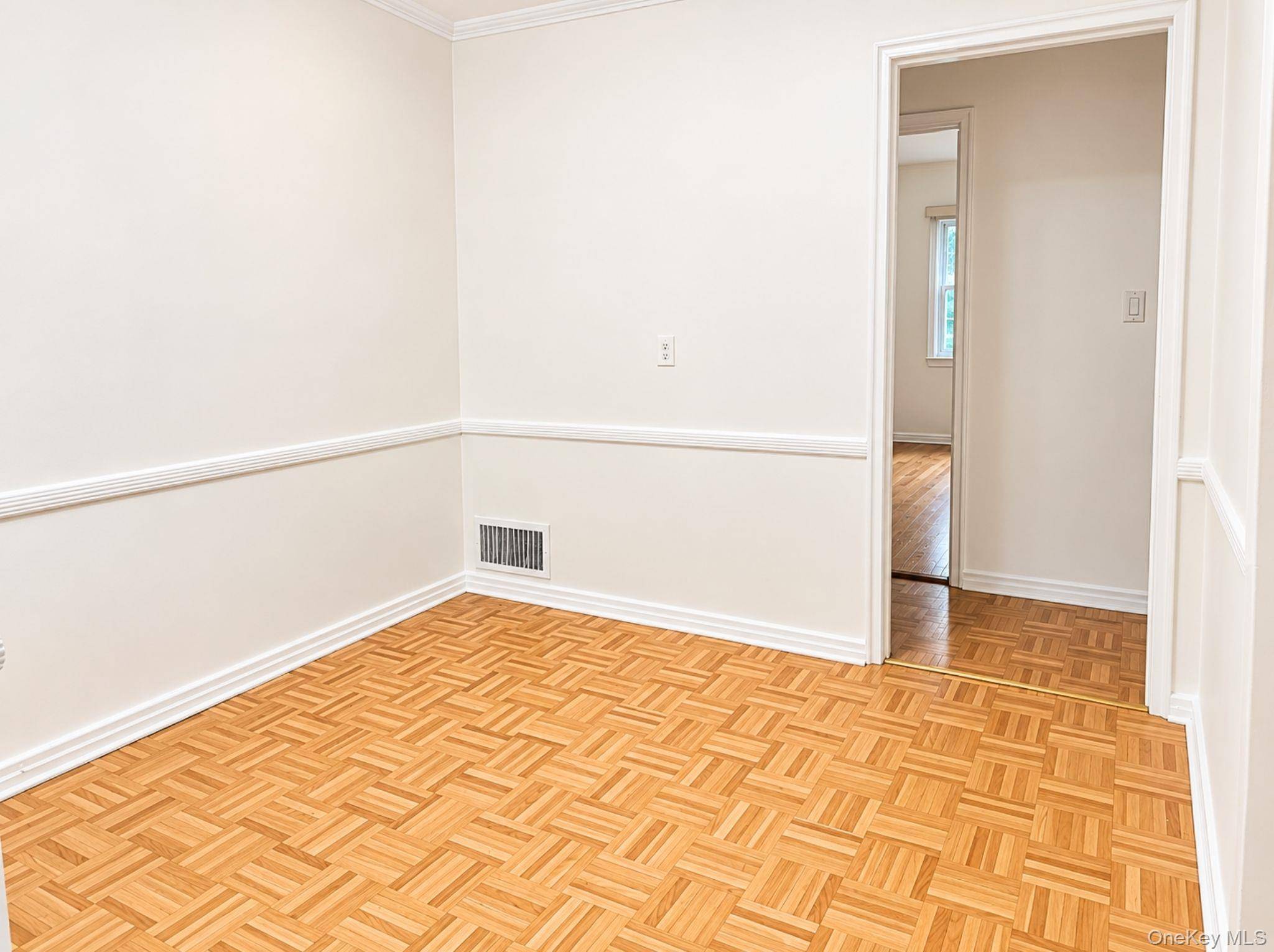 73-27 198th ST #2nd FL, Fresh Meadows, NY 11366