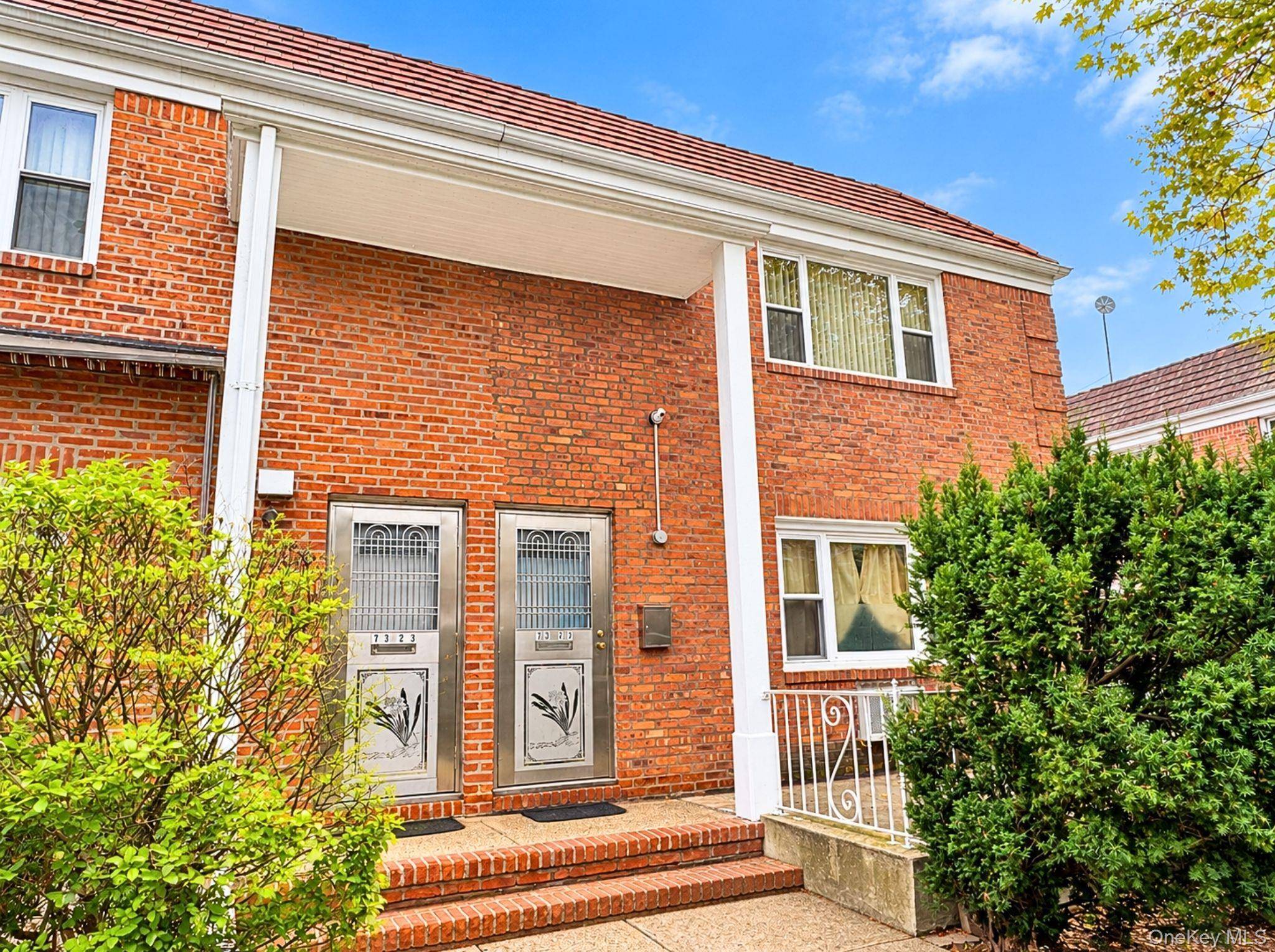 73-27 198th ST #2nd FL, Fresh Meadows, NY 11366