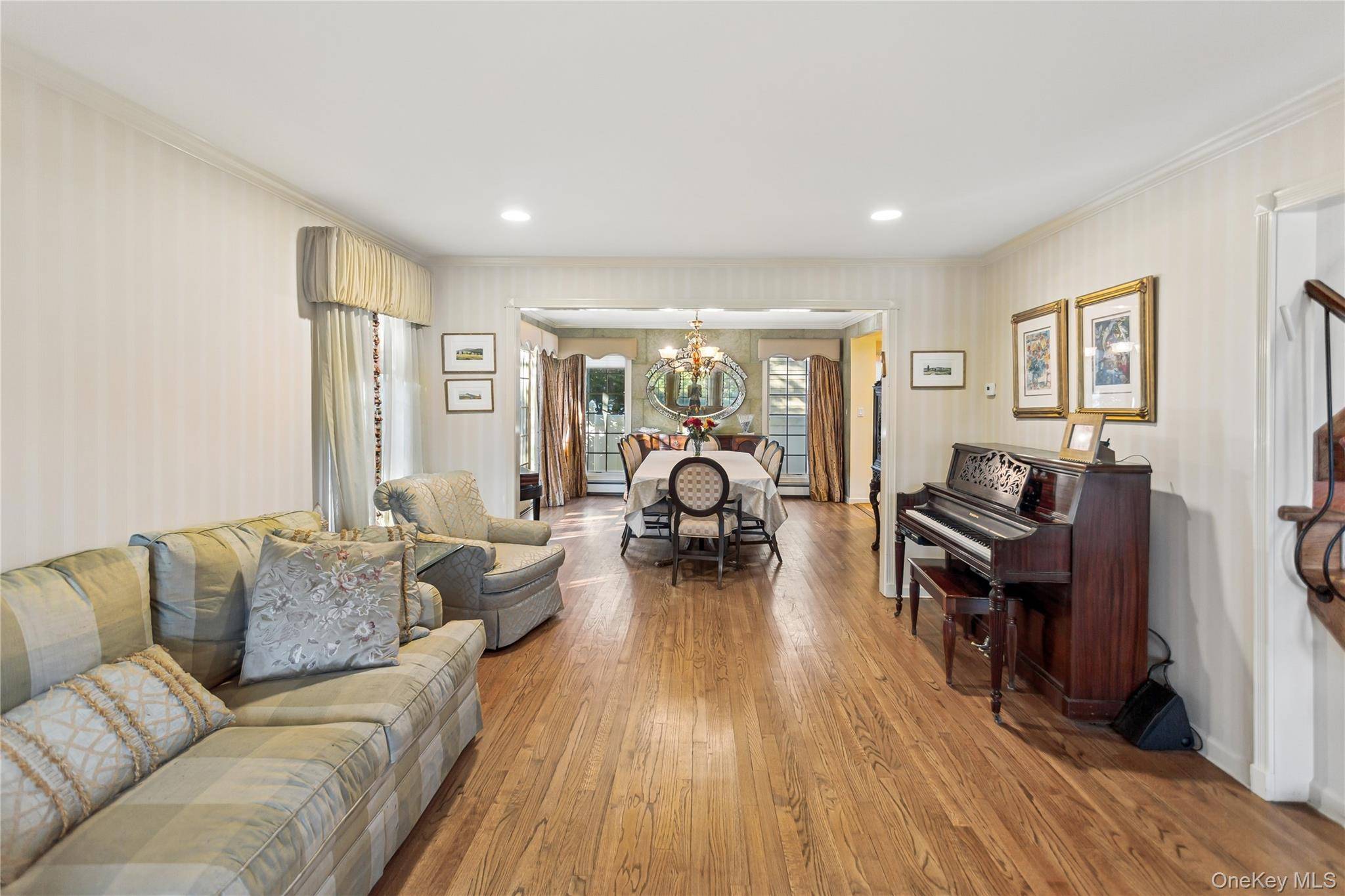 203 Regent DR, Lido Beach, NY 11561