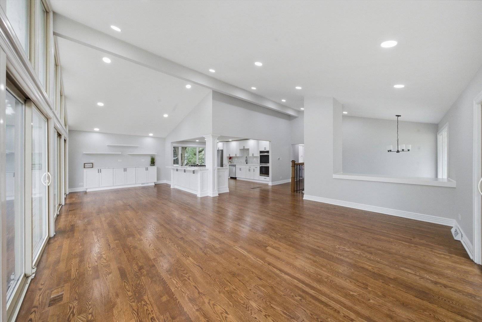 1117 Barberry CT, Downers Grove, IL 60515