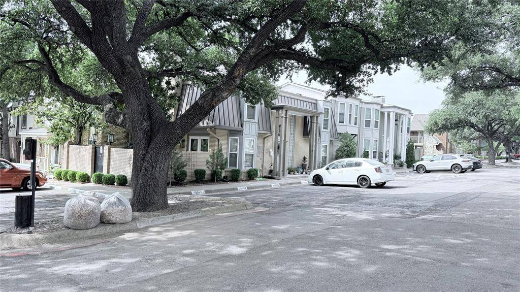 15929 Archwood Lane #1035, Dallas, TX 75248