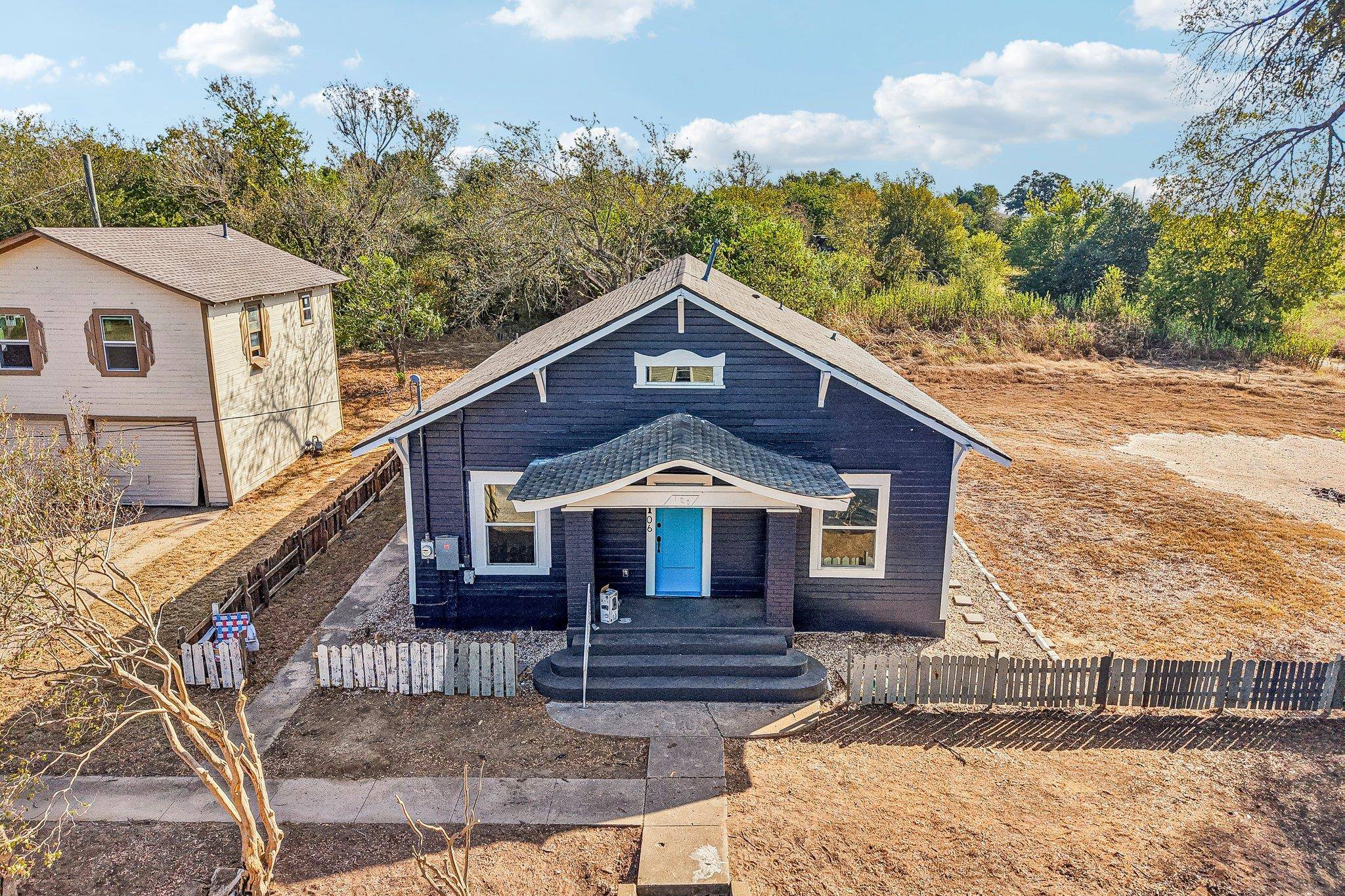 106 N Pear ST, Rockdale, TX 76567