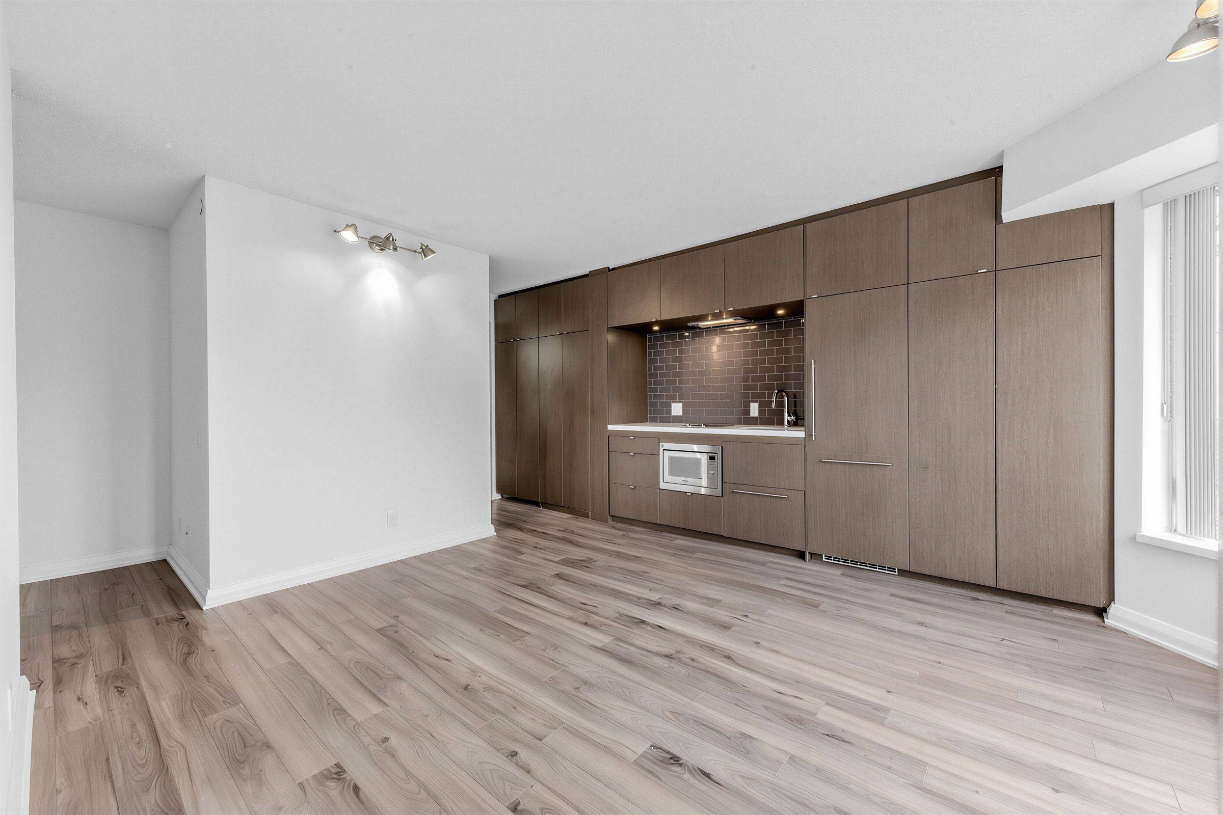 155 Yorkville AVE #1607, Toronto C02, ON M5R 0B4