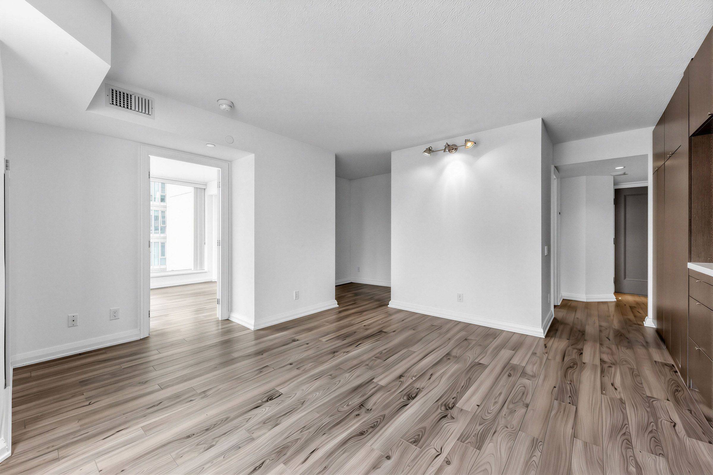 155 Yorkville AVE #1607, Toronto C02, ON M5R 0B4