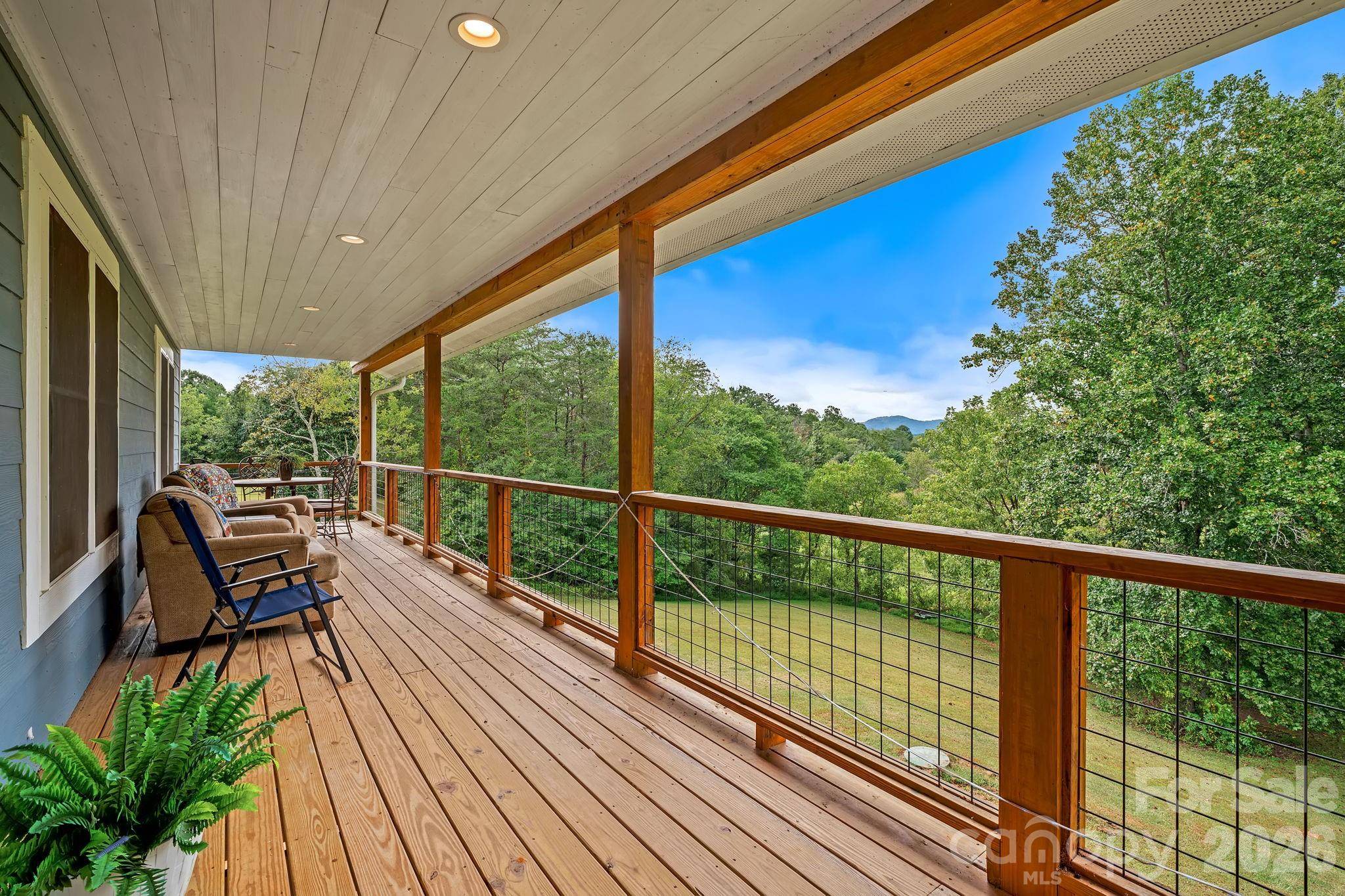 140 Gun Club DR, Marshall, NC 28753