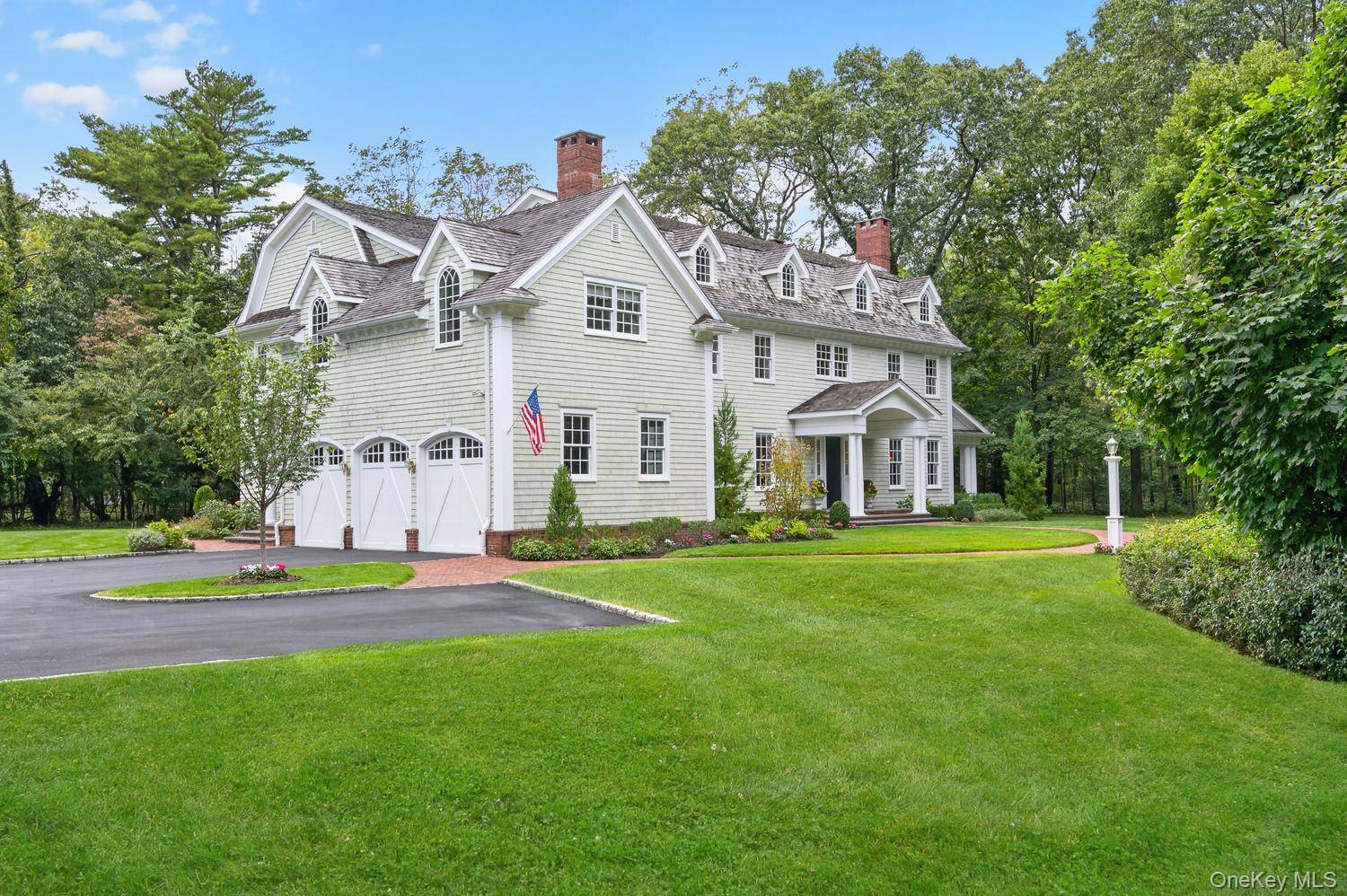 4 Wawapek RD, Cold Spring Harbor, NY 11724