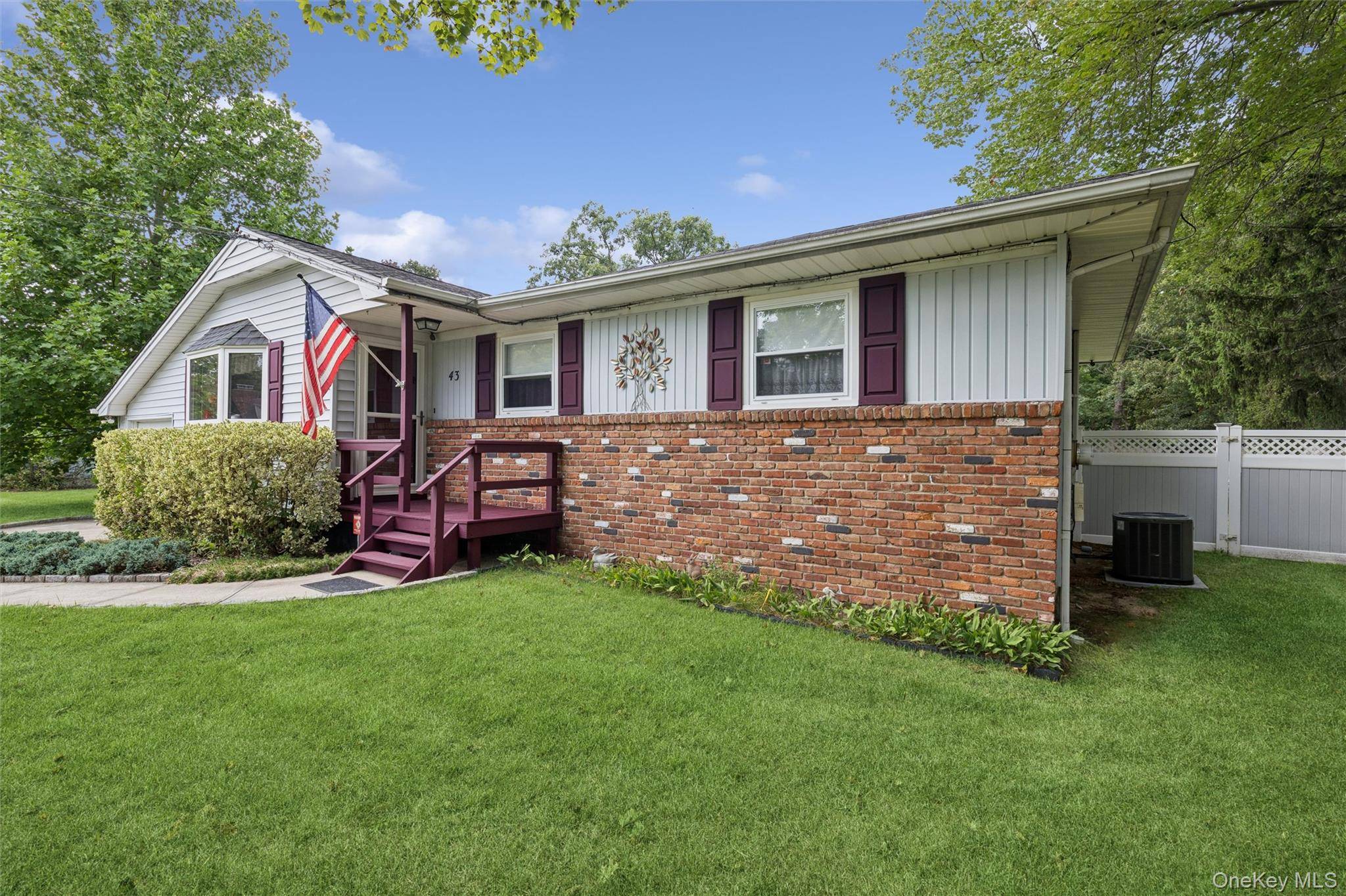 43 Columbus AVE, Brentwood, NY 11717