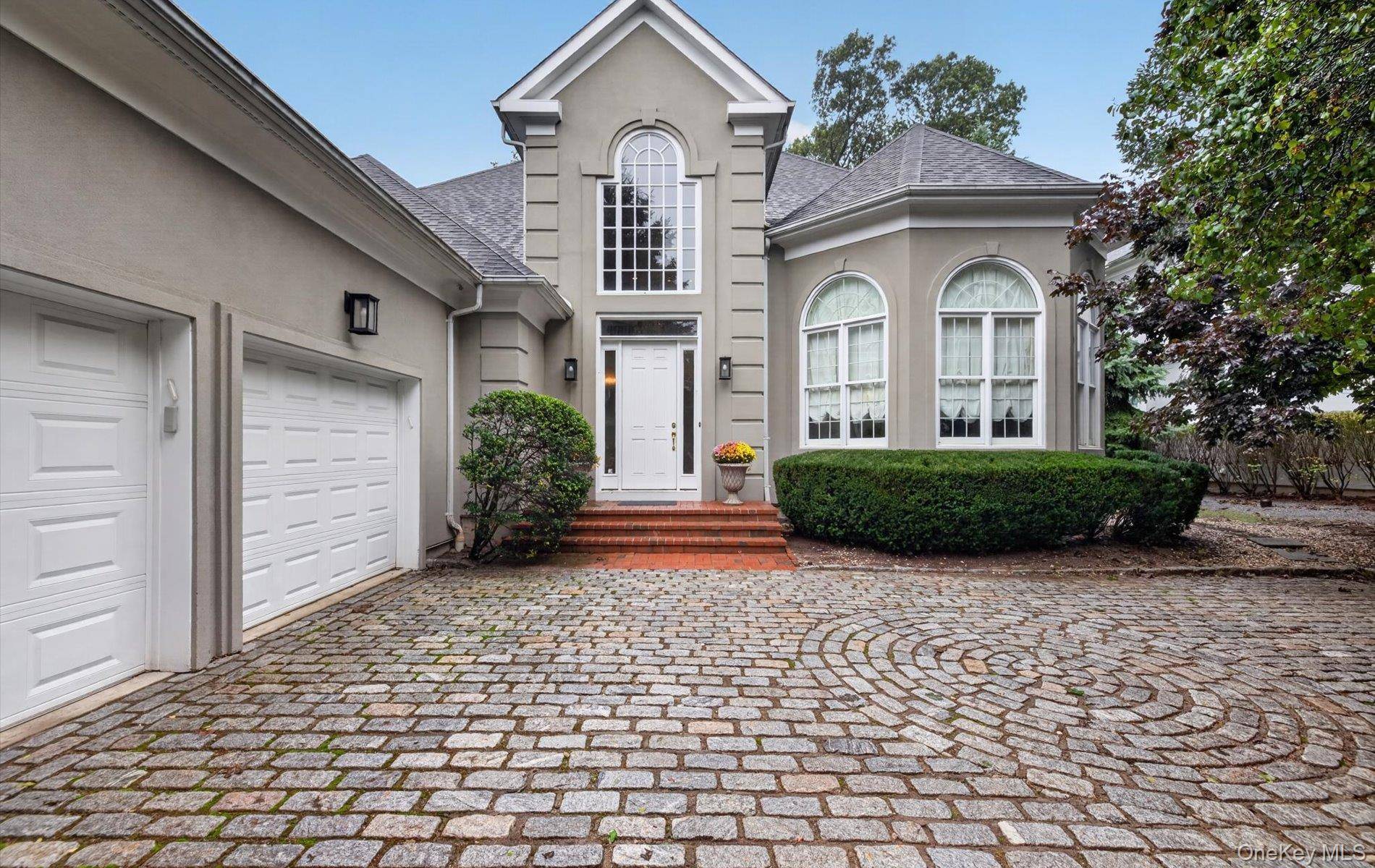 36 Stone Hill DR, Manhasset, NY 11030