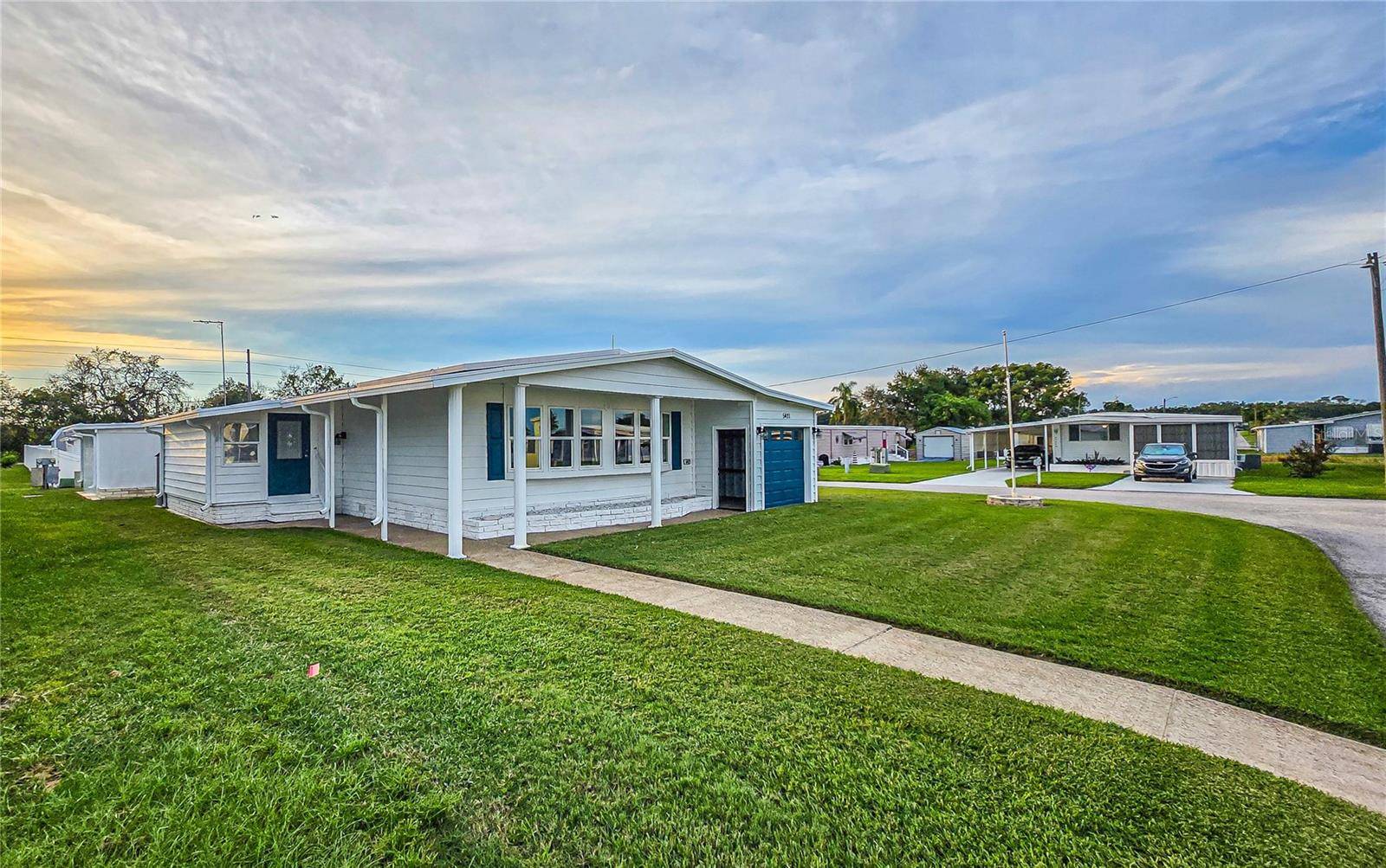 5421 MOHAWK ST, Zephyrhills, FL 33542
