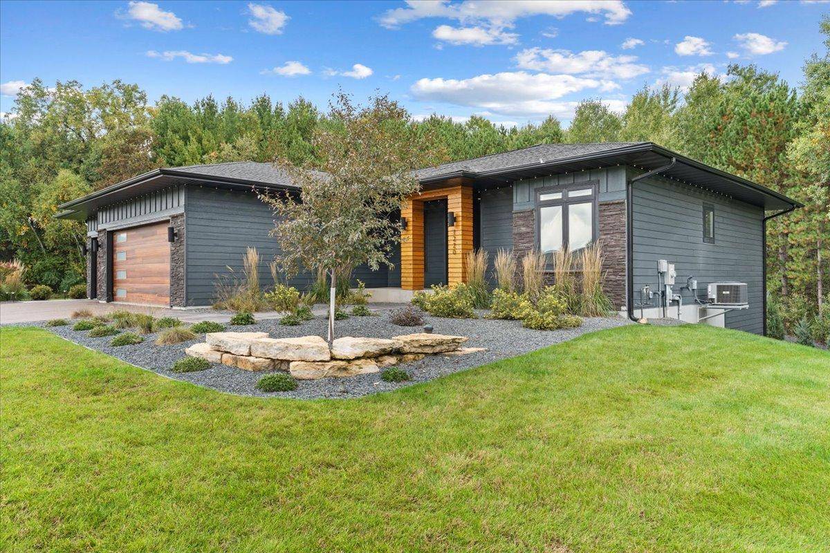 1220 54th ST, Hudson, WI 54016