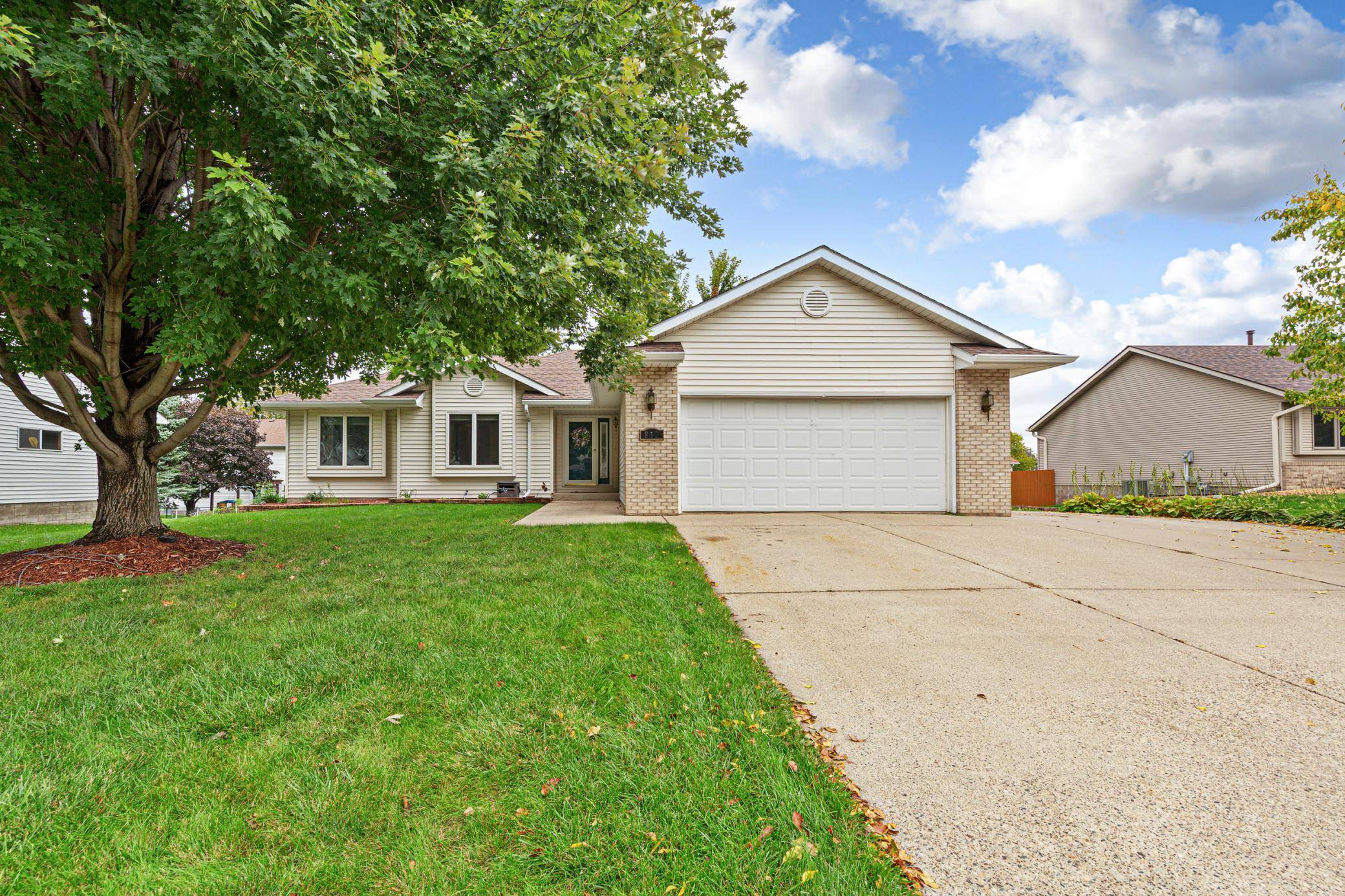 812 Lancer DR NE, Owatonna, MN 55060