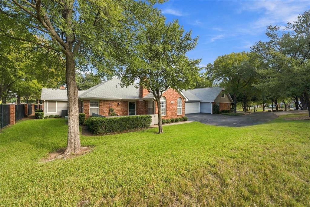 1002 Bridges Drive, Arlington, TX 76012