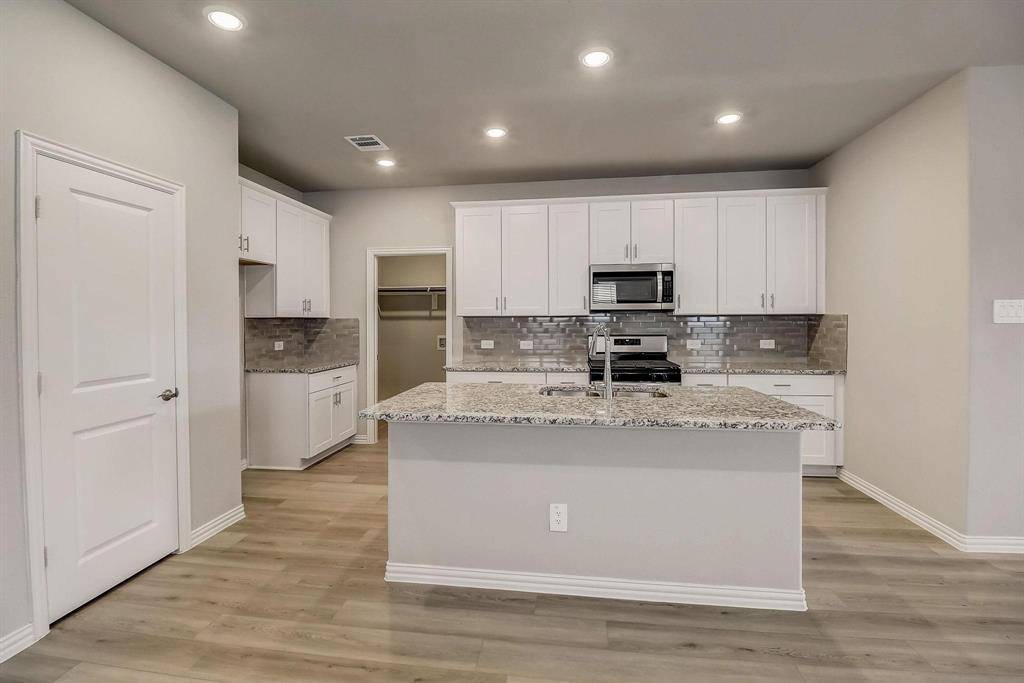 3907 Marble Falls Drive, Farmersville, TX 75442