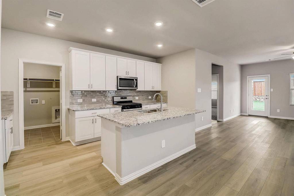 3907 Marble Falls Drive, Farmersville, TX 75442