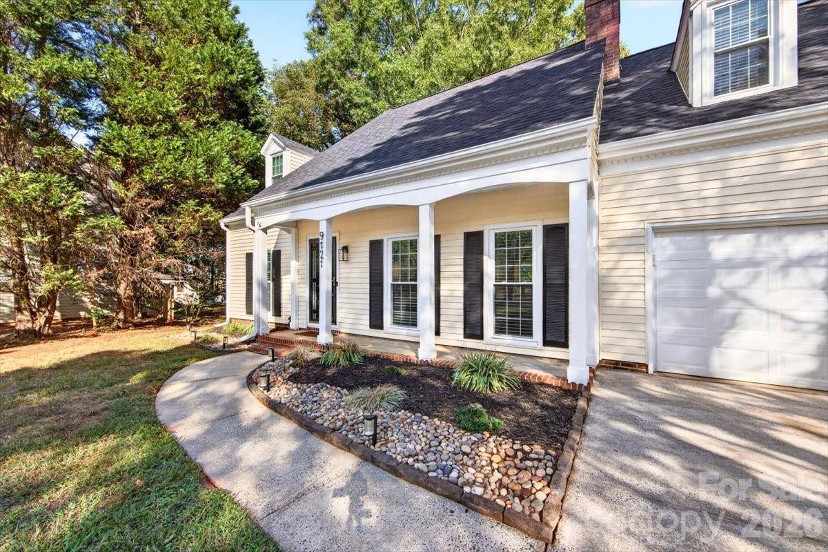 9121 Gamesford DR, Charlotte, NC 28277