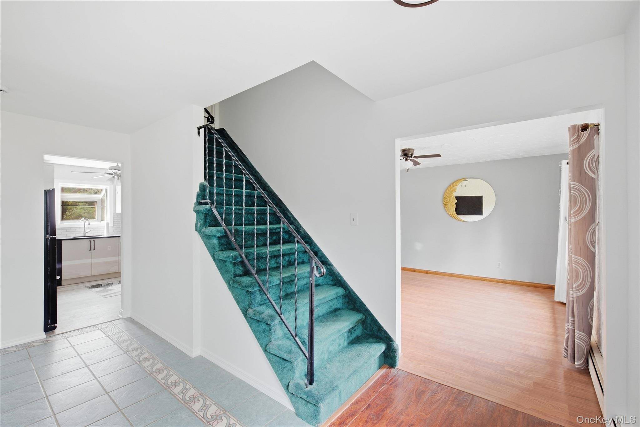 8 Imperial DR, Miller Place, NY 11764