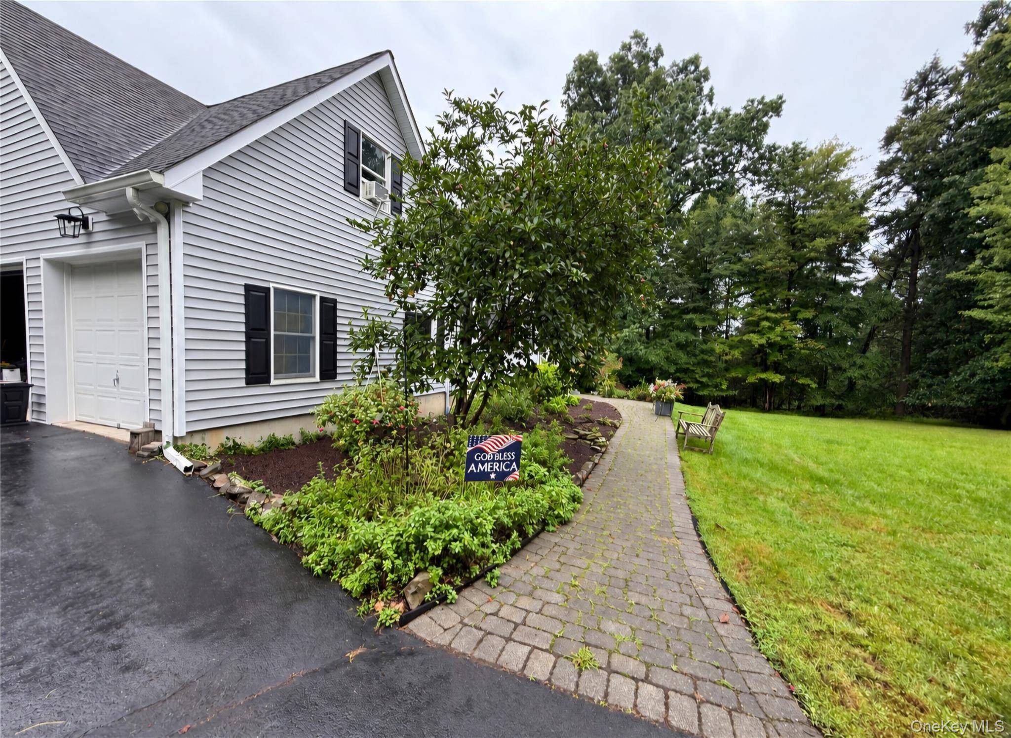 22 Eskew CT, Pine Bush, NY 12566