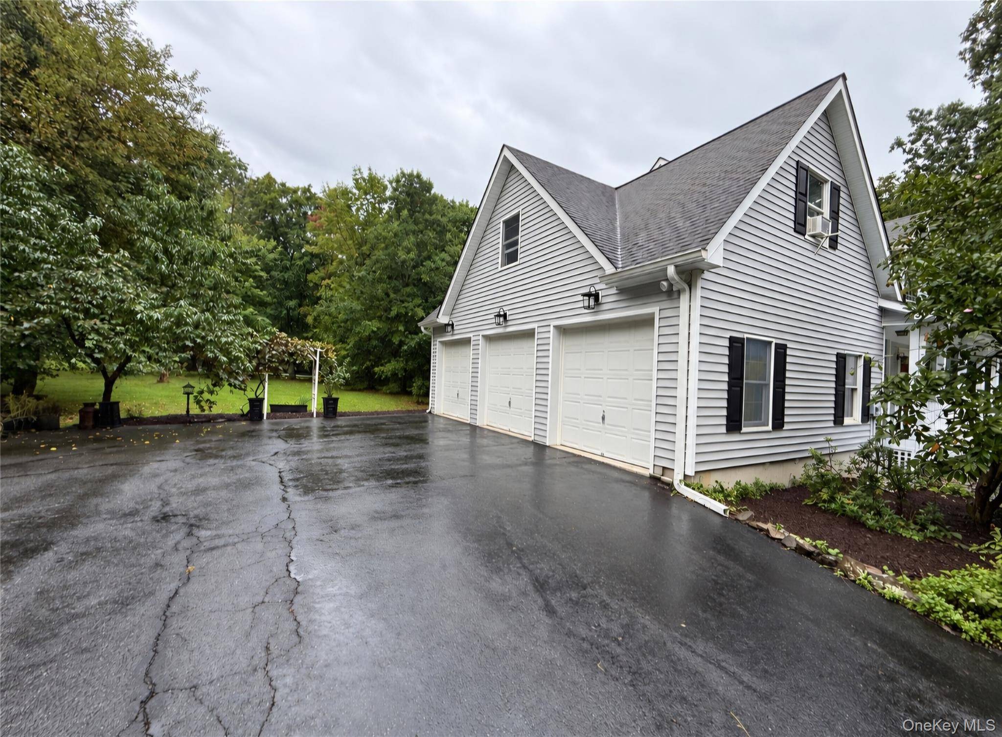 22 Eskew CT, Pine Bush, NY 12566