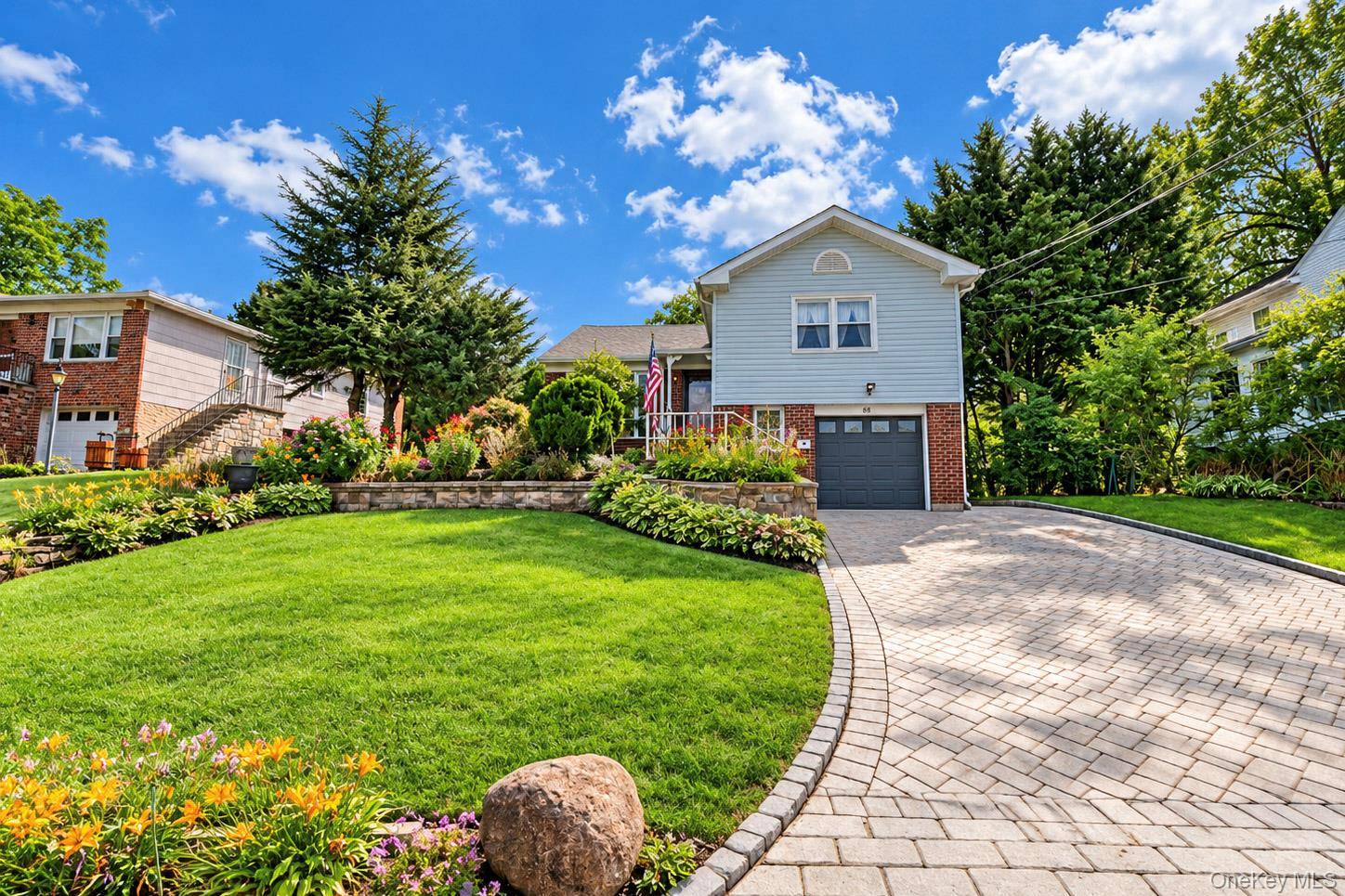 68 Elaine TER, Yonkers, NY 10701
