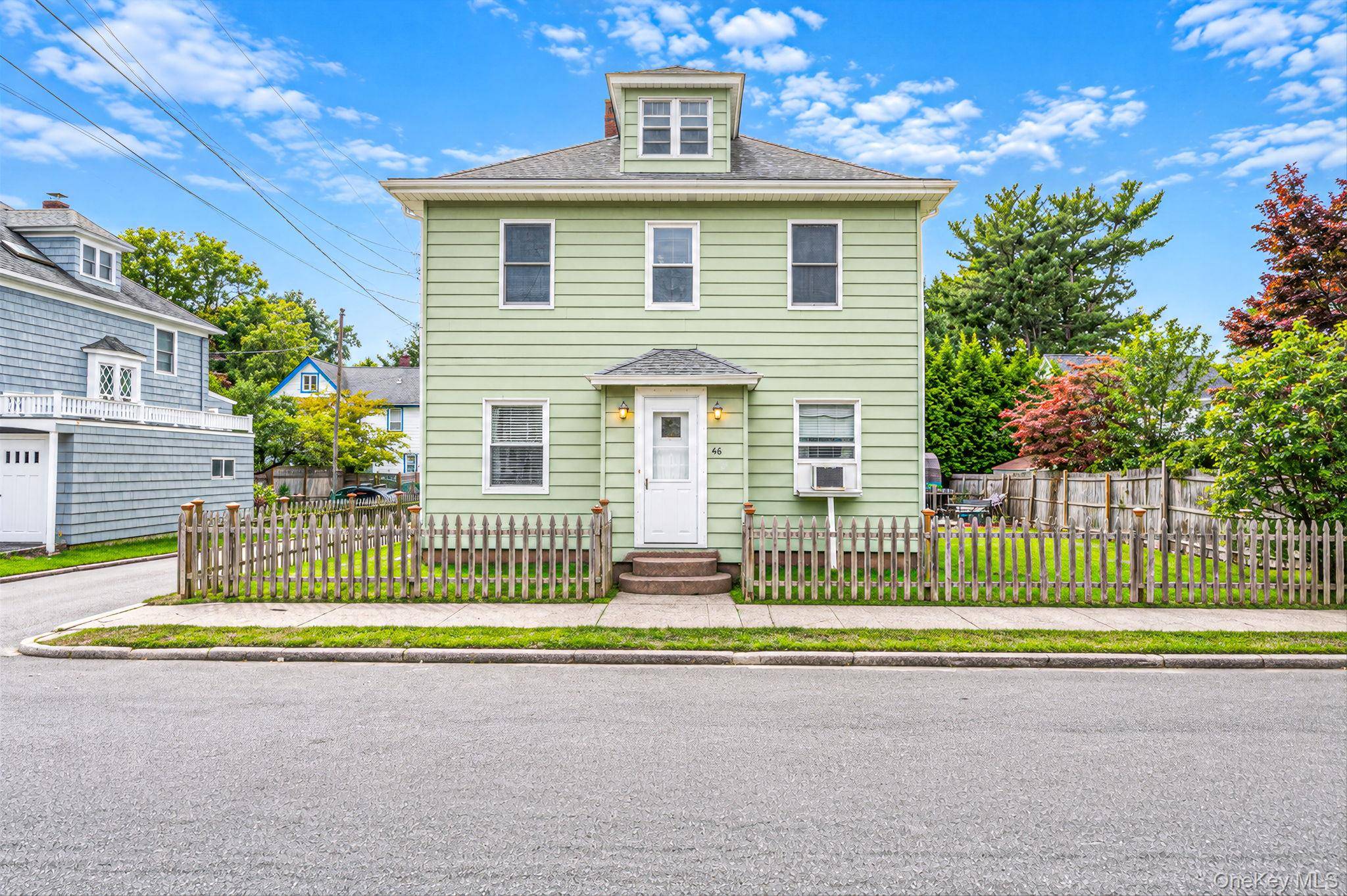 46 Glenlawn AVE, Sea Cliff, NY 11579