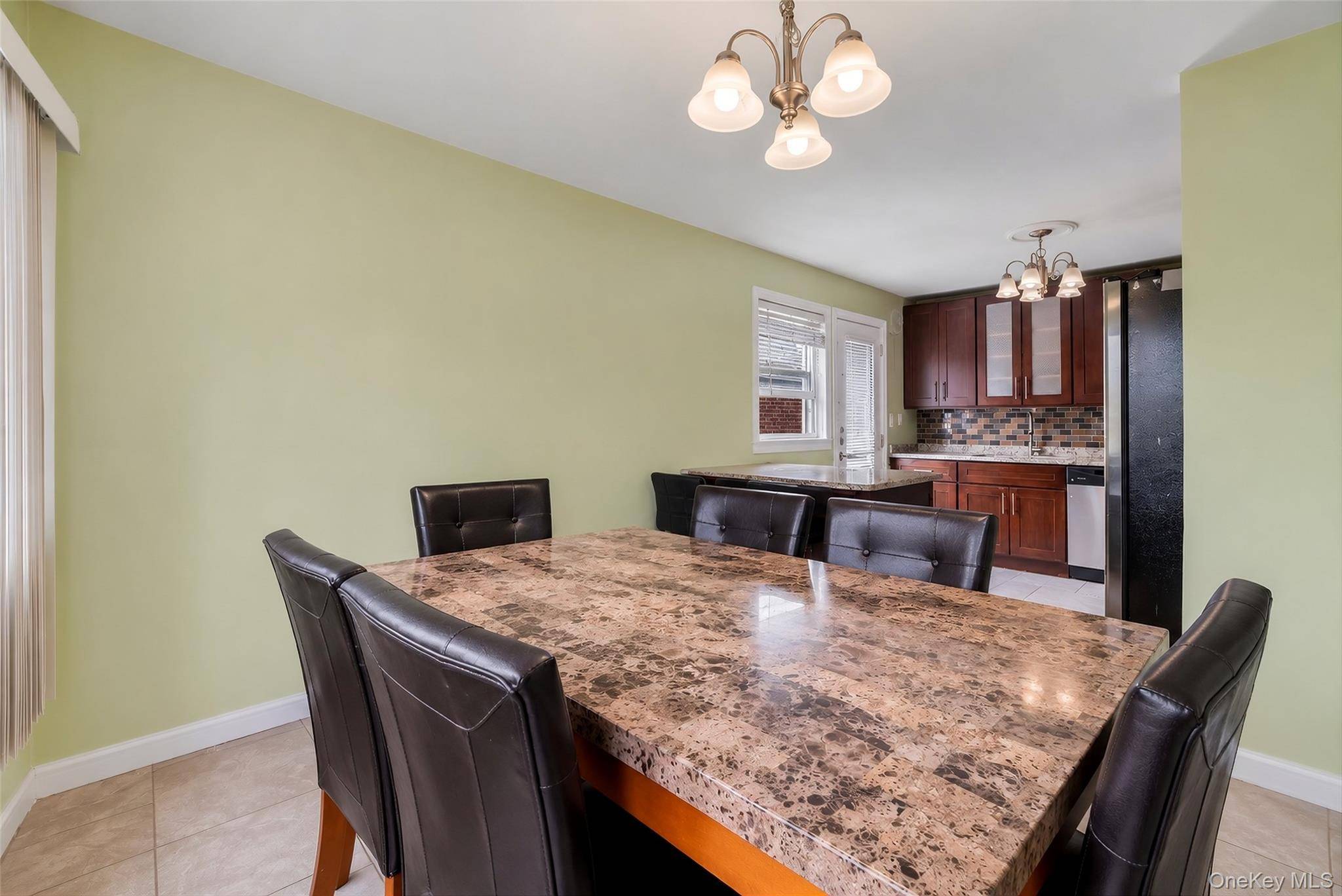 711 Covert AVE, New Hyde Park, NY 11040