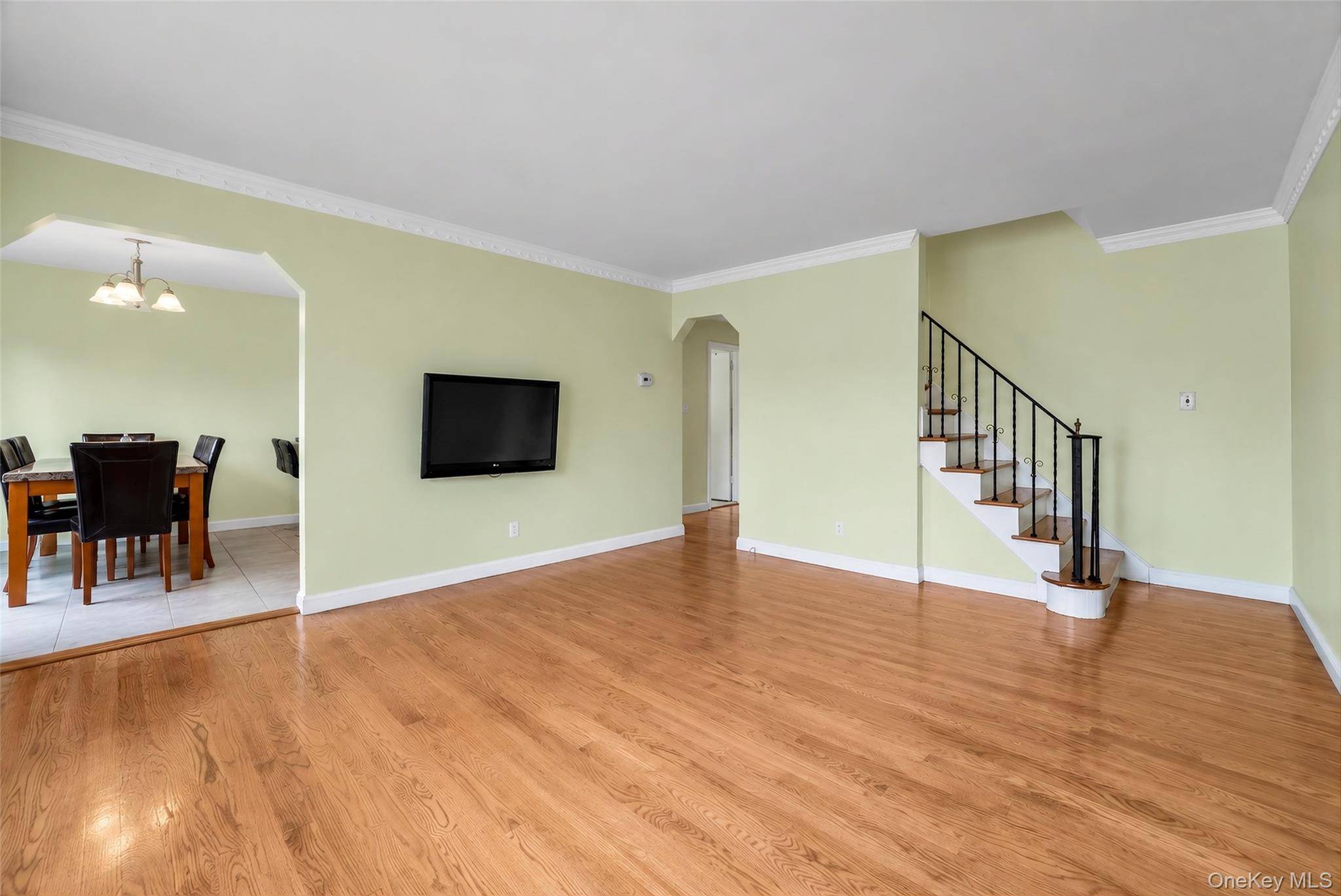 711 Covert AVE, New Hyde Park, NY 11040