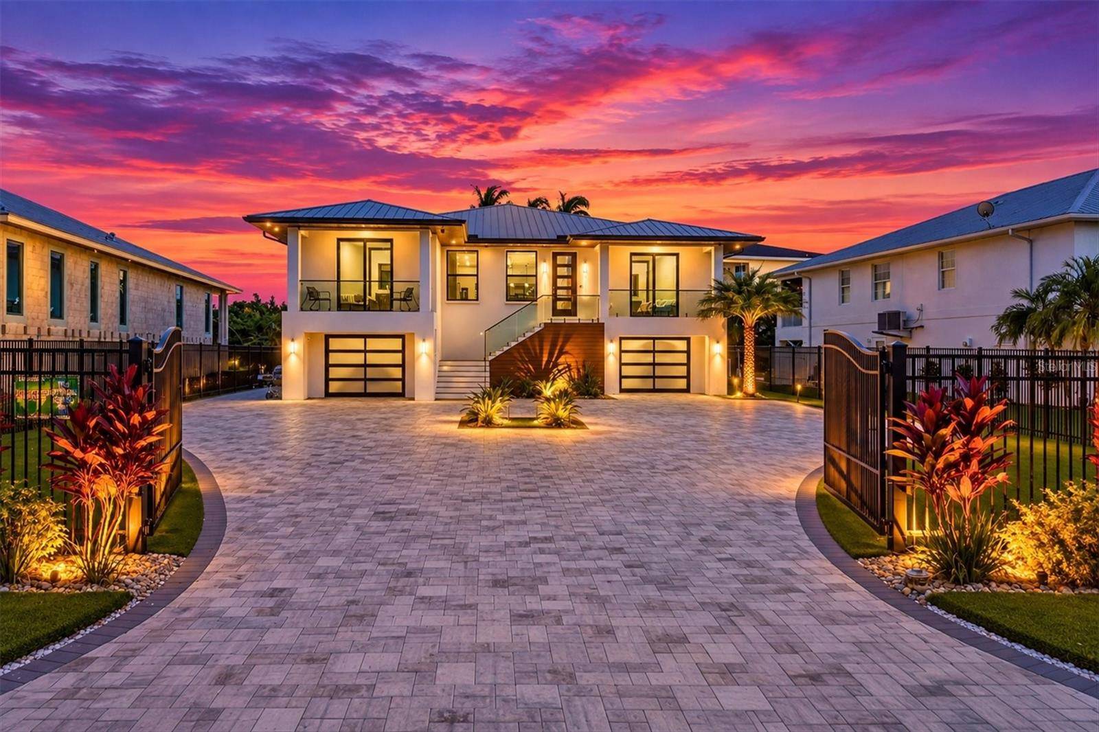 3920 ROBERTS POINT RD, Sarasota, FL 34242