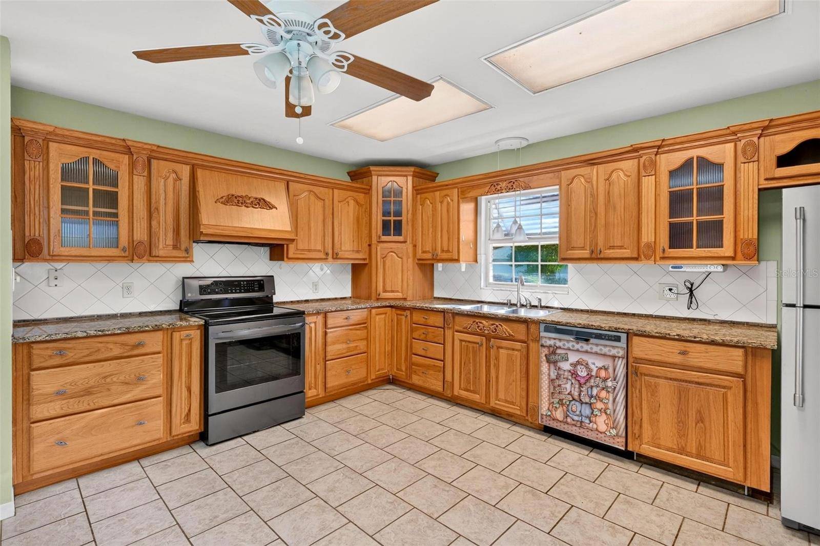5234 FREDRICK RD, Fruitland Park, FL 34731