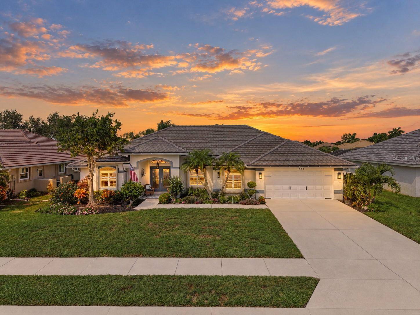 530 LAKE OF THE WOODS DR, Venice, FL 34293