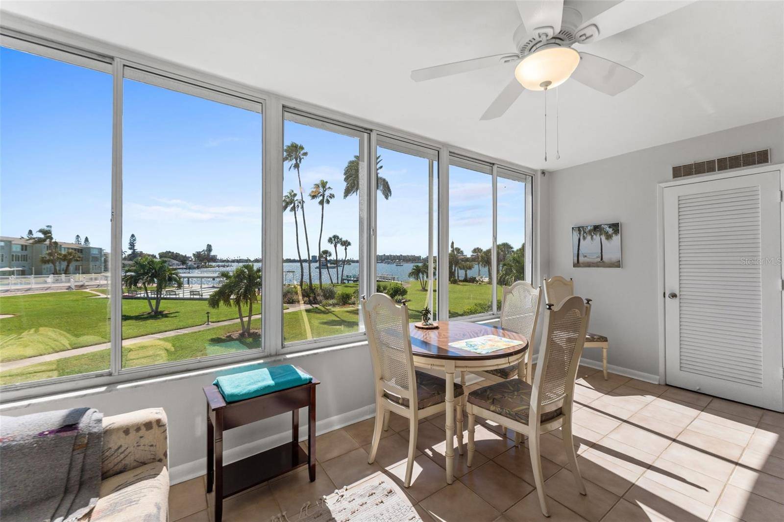1868 SHORE DR S #208, South Pasadena, FL 33707