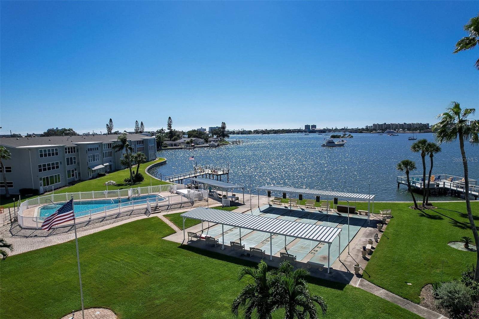 1868 SHORE DR S #208, South Pasadena, FL 33707