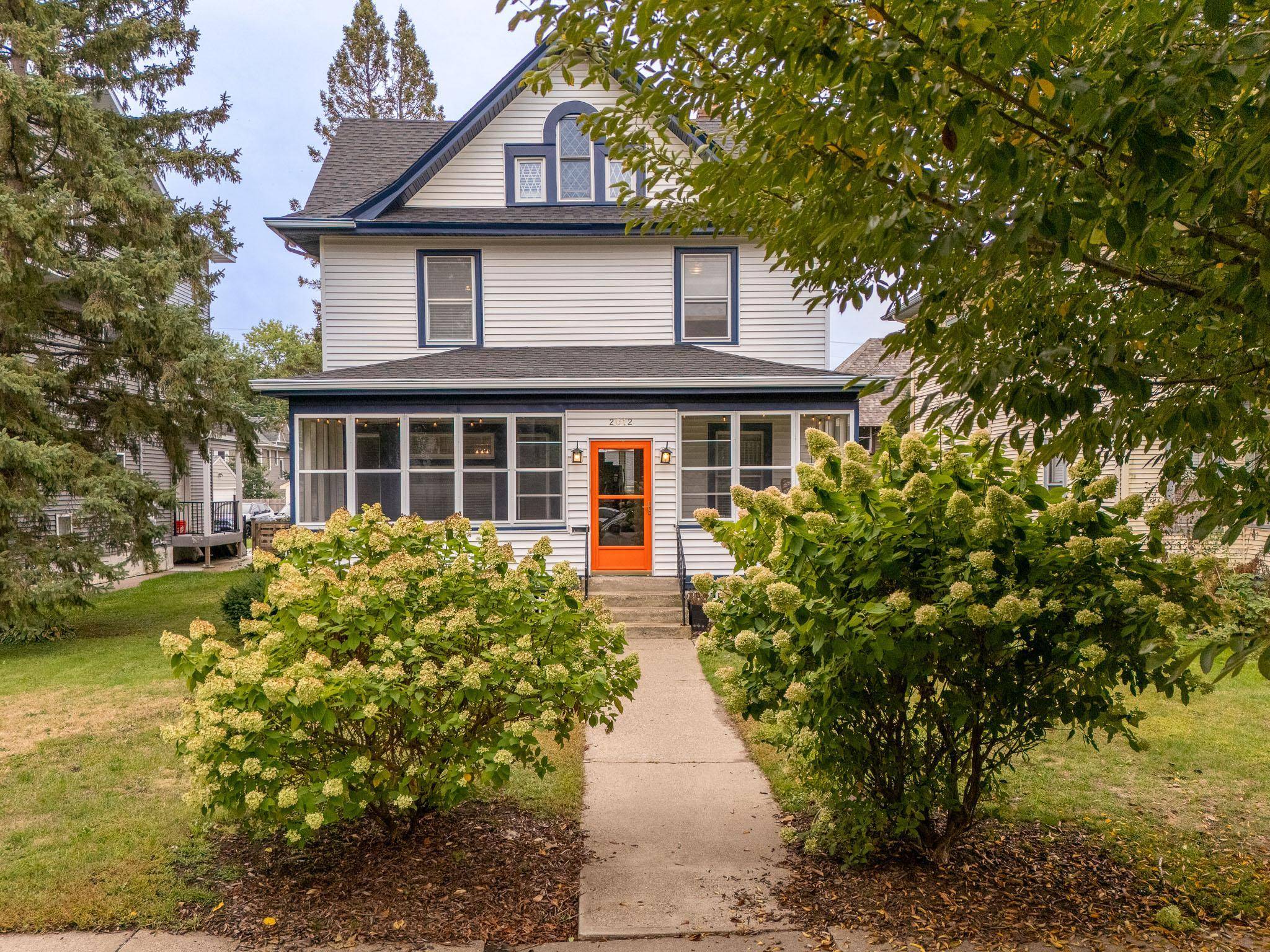 2012 Selby AVE, Saint Paul, MN 55104
