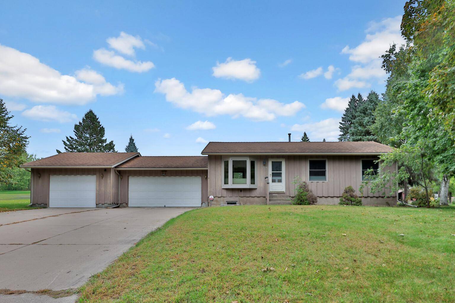 8741 Griggs AVE, Circle Pines, MN 55014
