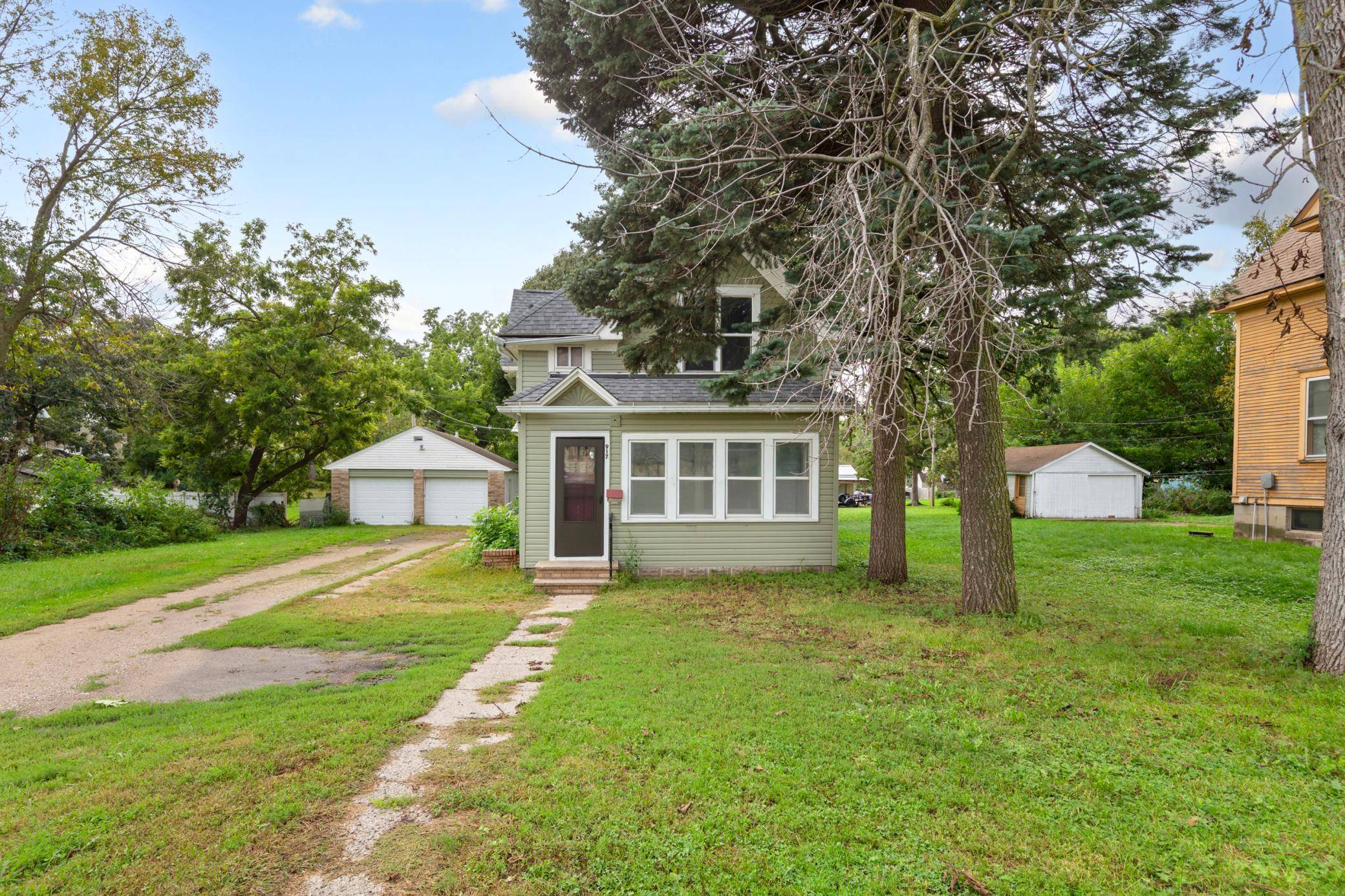 917 Bridge AVE, Albert Lea, MN 56007