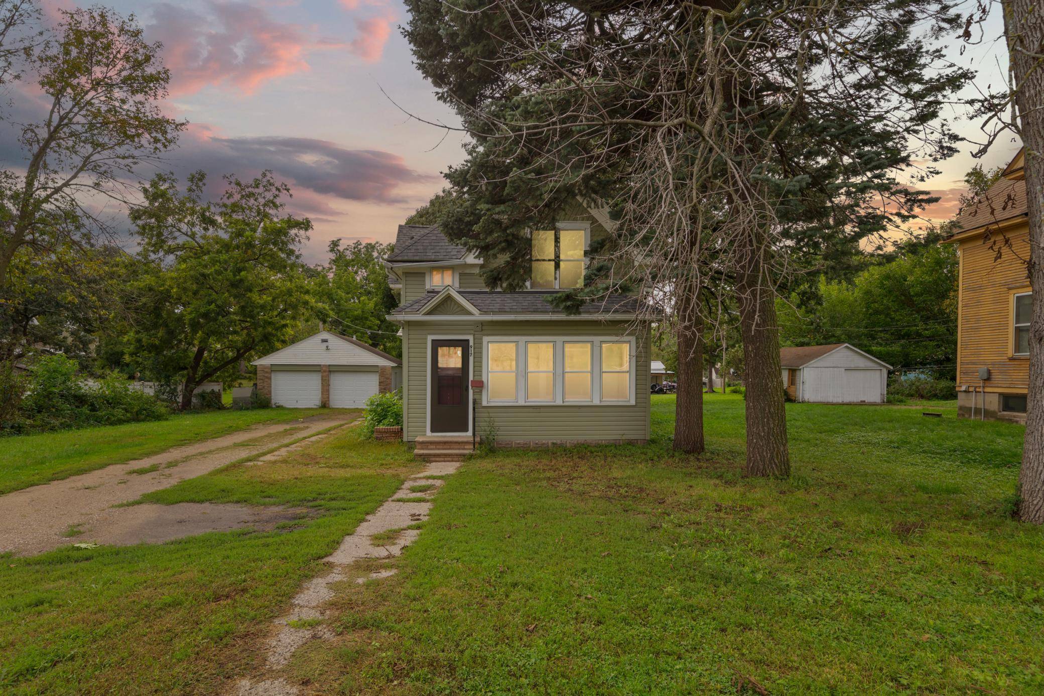 917 Bridge AVE, Albert Lea, MN 56007