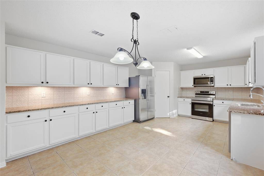 9209 Glen Falls Lane, Denton, TX 76210