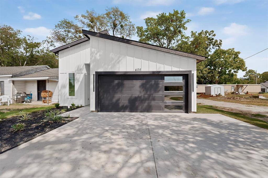 405 NE Front Street, Edgewood, TX 75117