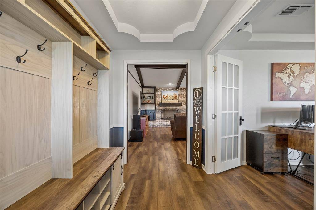101 Laguna Vista Drive, Waxahachie, TX 75165
