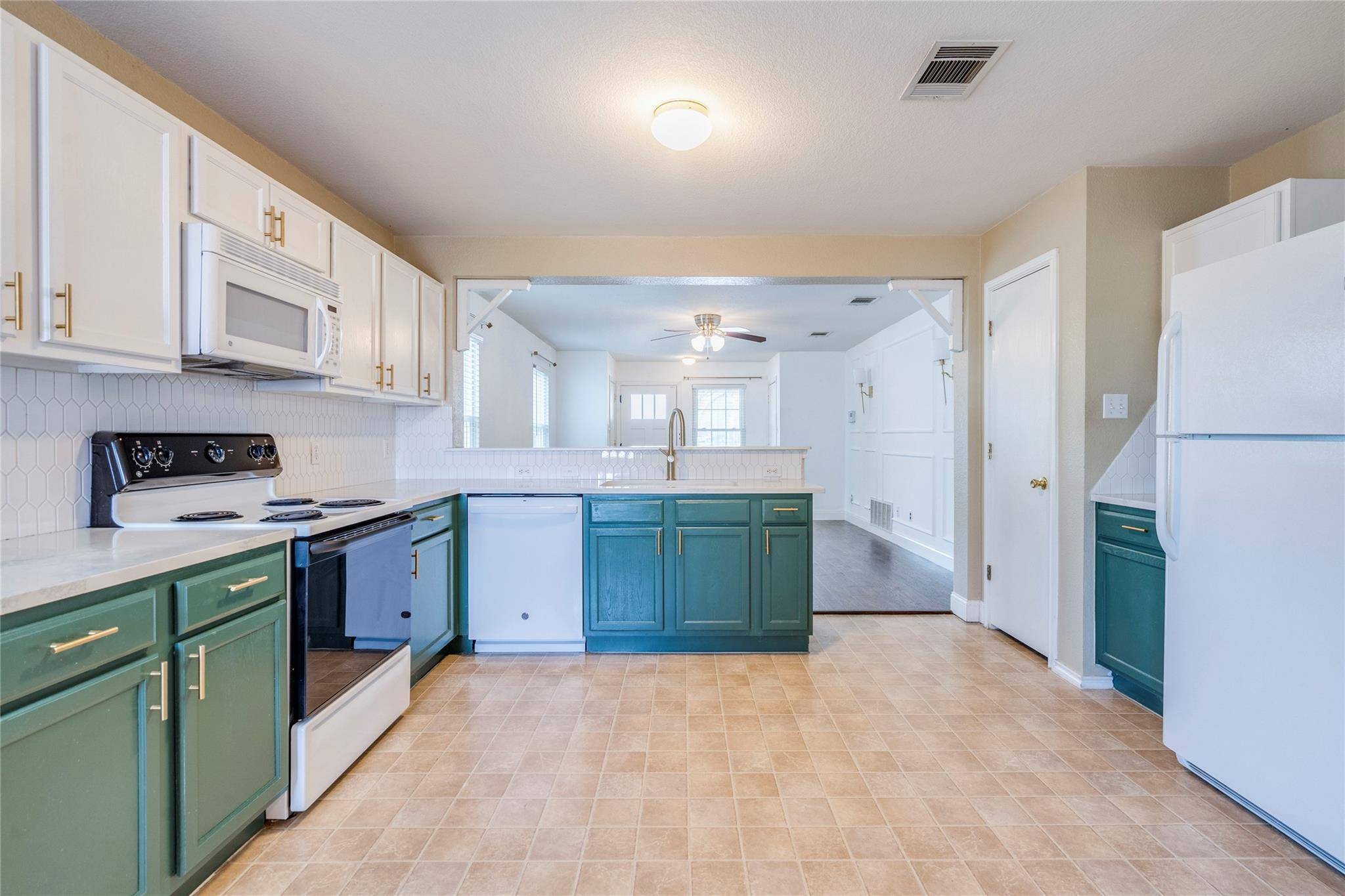 12824 Saint Mary DR, Manor, TX 78653
