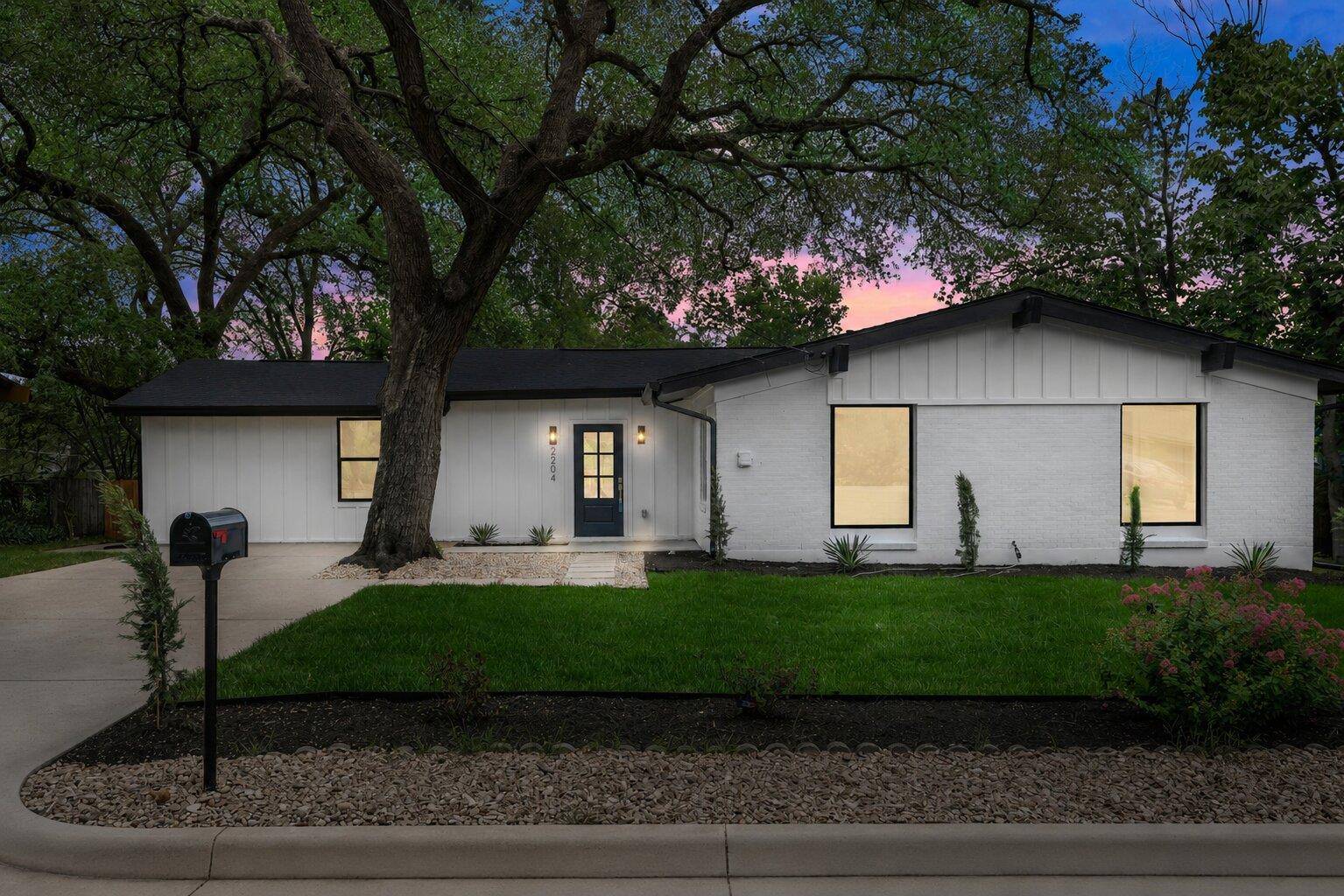 2204 Fair Oaks DR, Austin, TX 78745