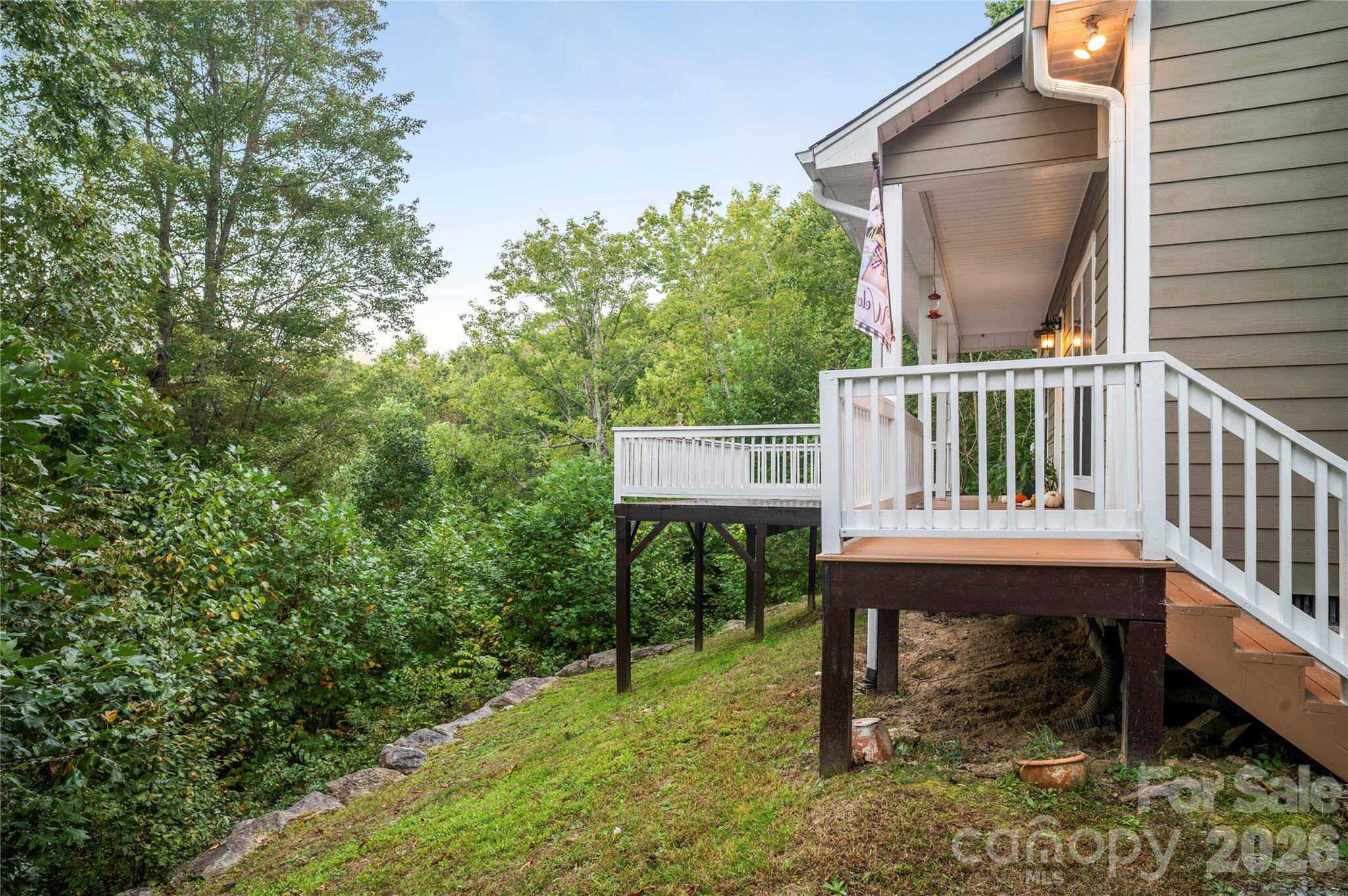 265 Raven Top DR, Penrose, NC 28766