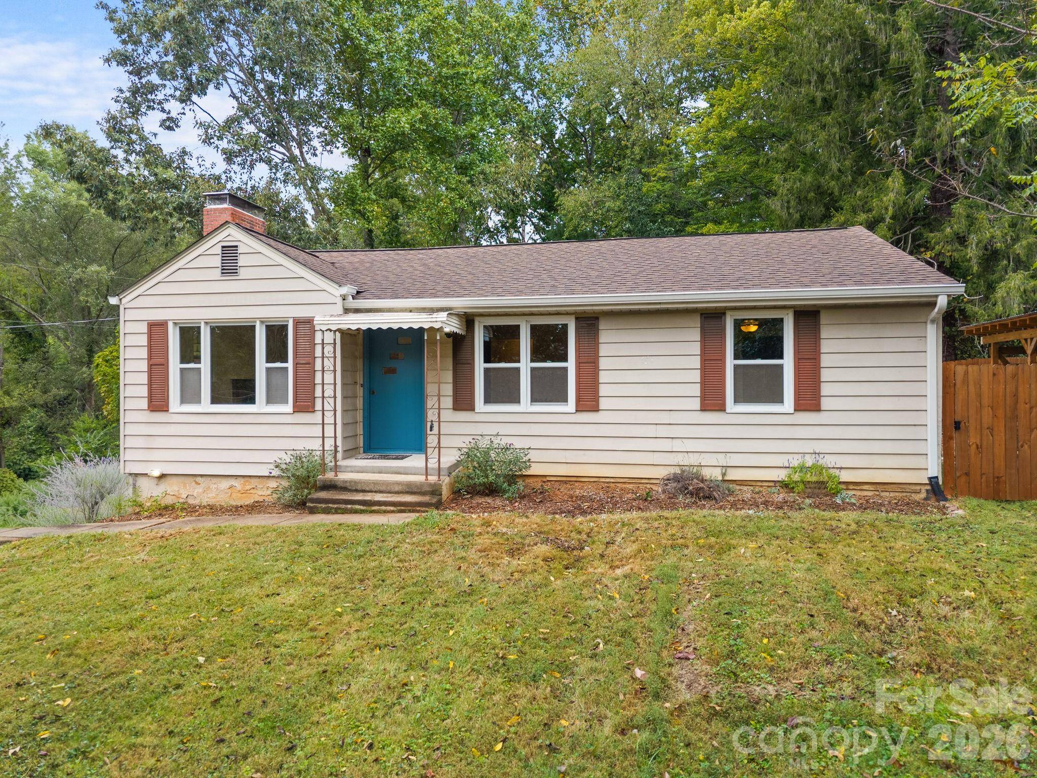 400 Monte Vista RD, Candler, NC 28715