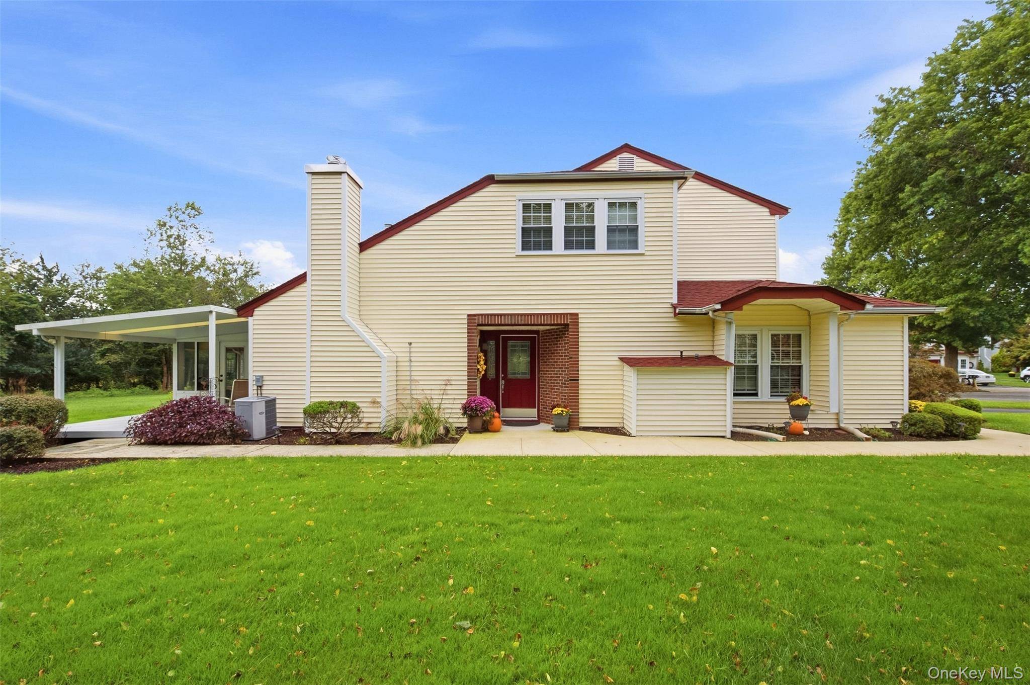 13 Hancock CT, Coram, NY 11727