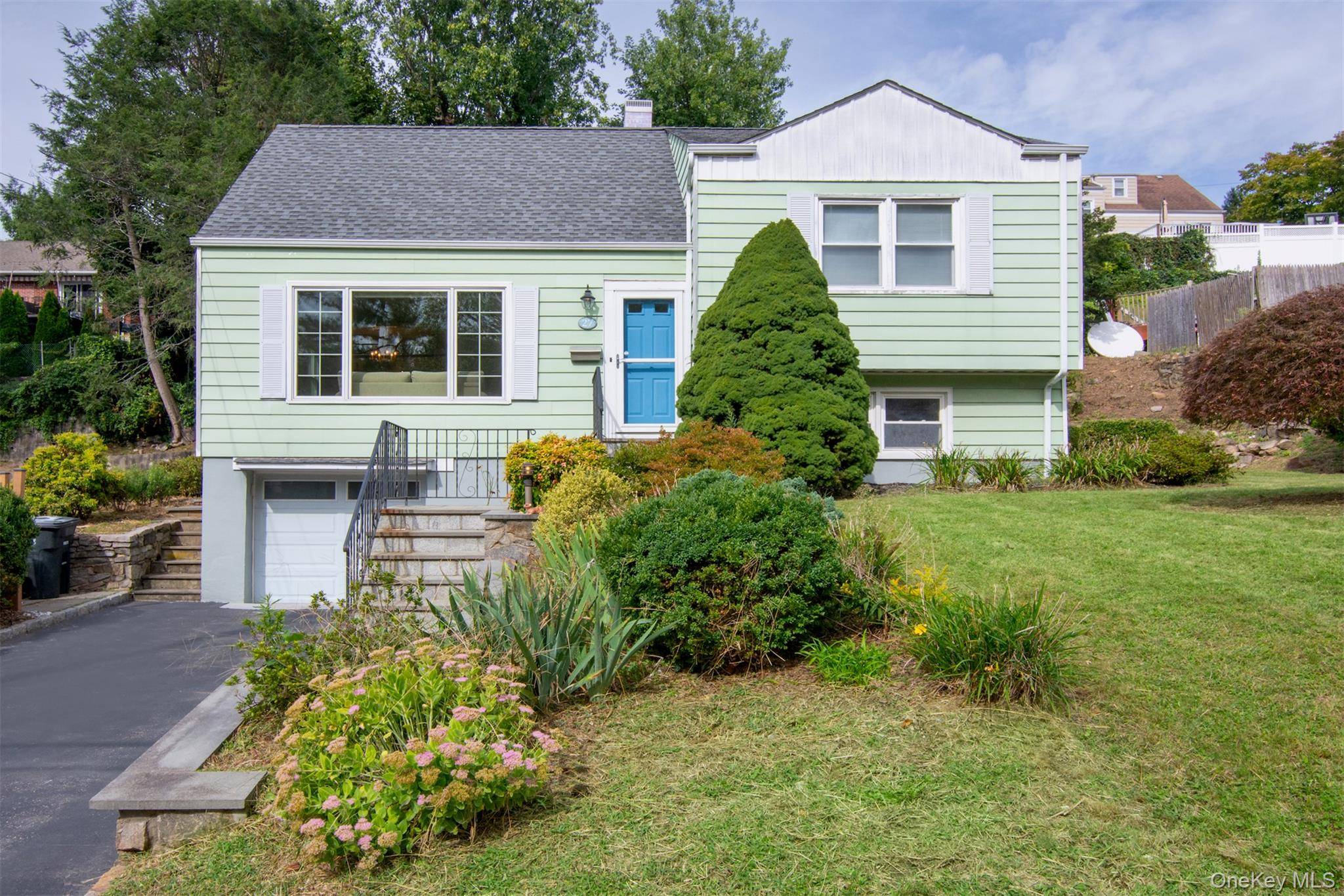 27 White Plains AVE, West Harrison, NY 10604